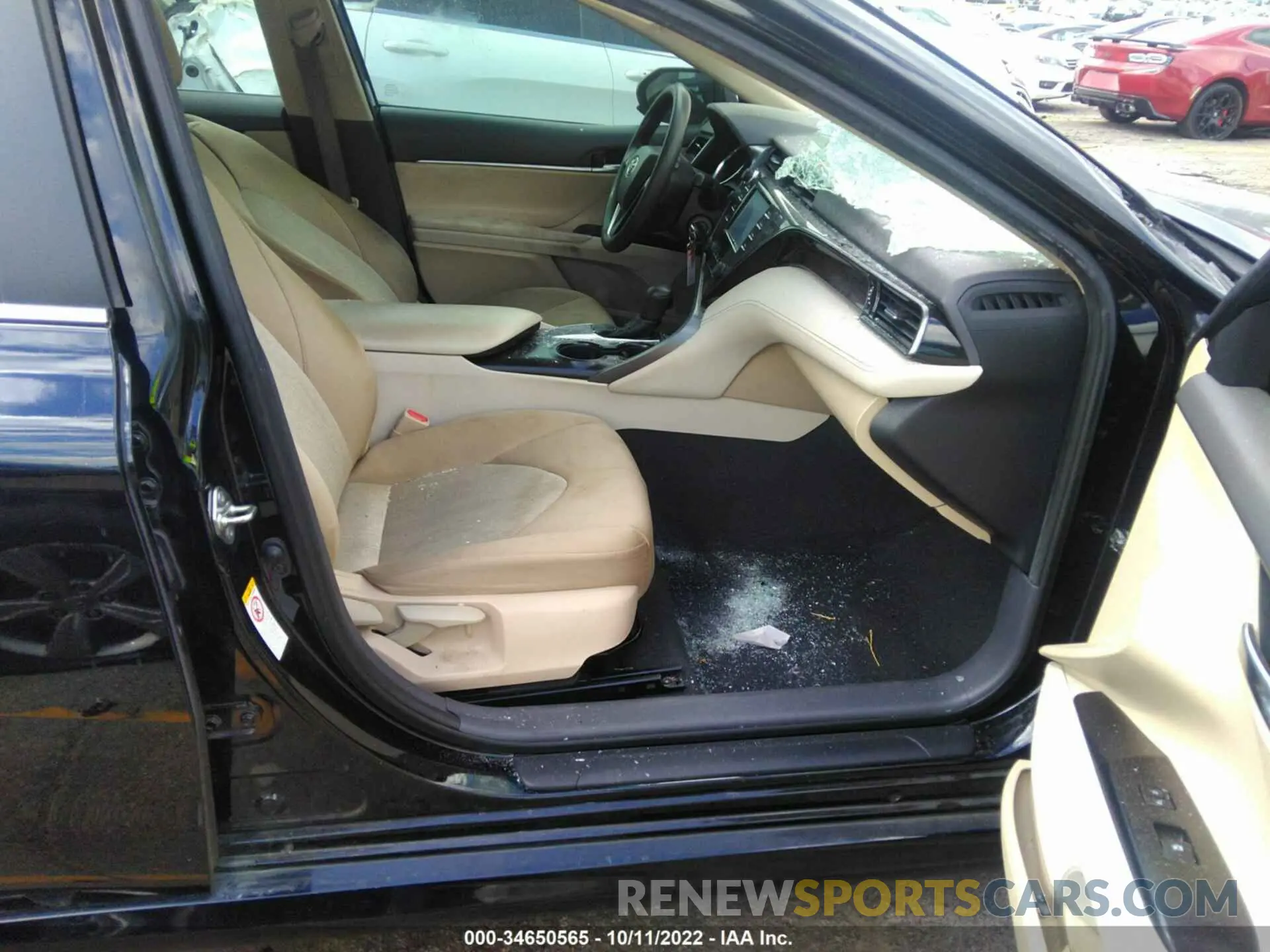5 Photograph of a damaged car 4T1B11HK1KU701574 TOYOTA CAMRY 2019