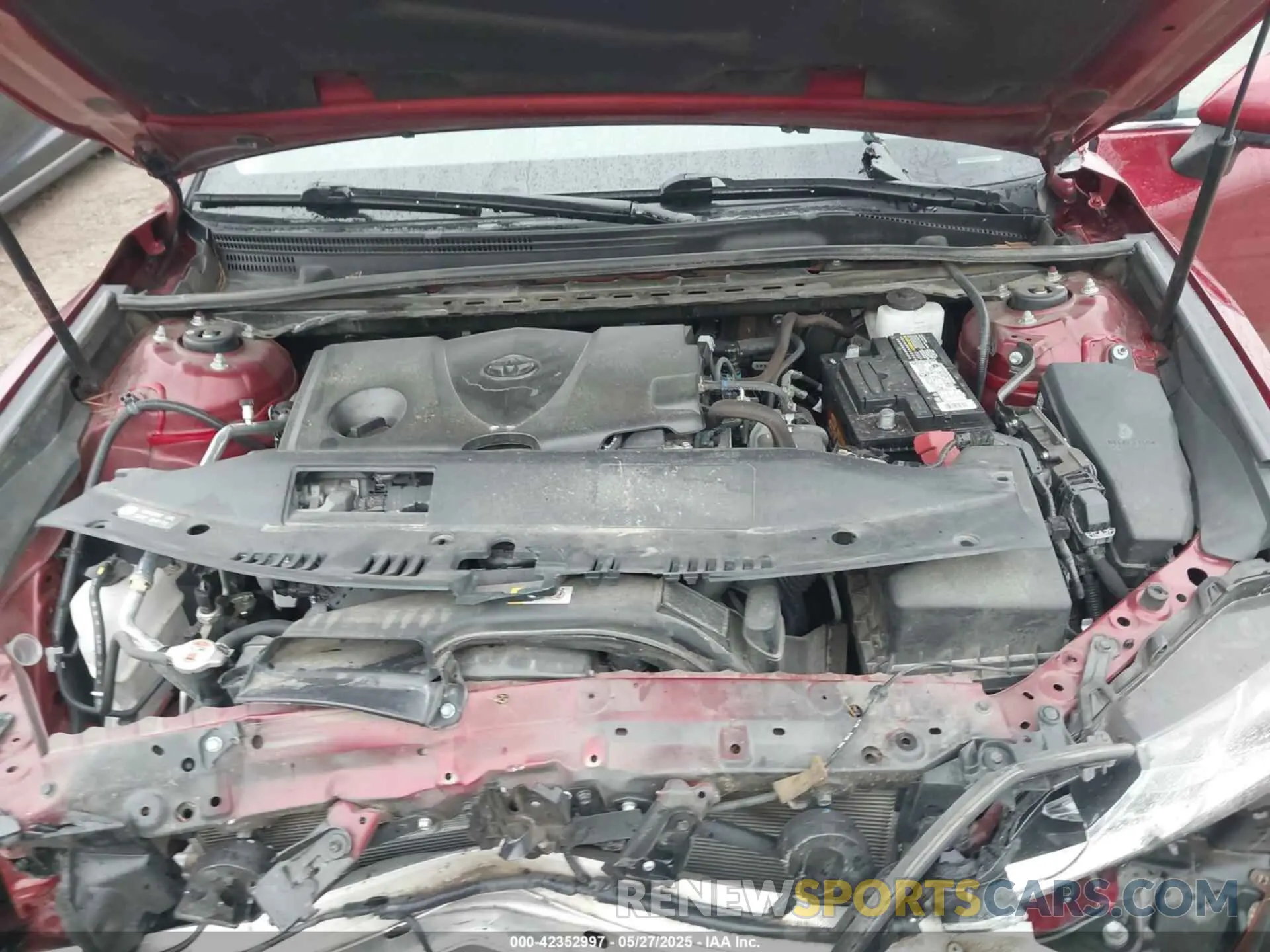 10 Photograph of a damaged car 4T1B11HK1KU701817 TOYOTA CAMRY 2019