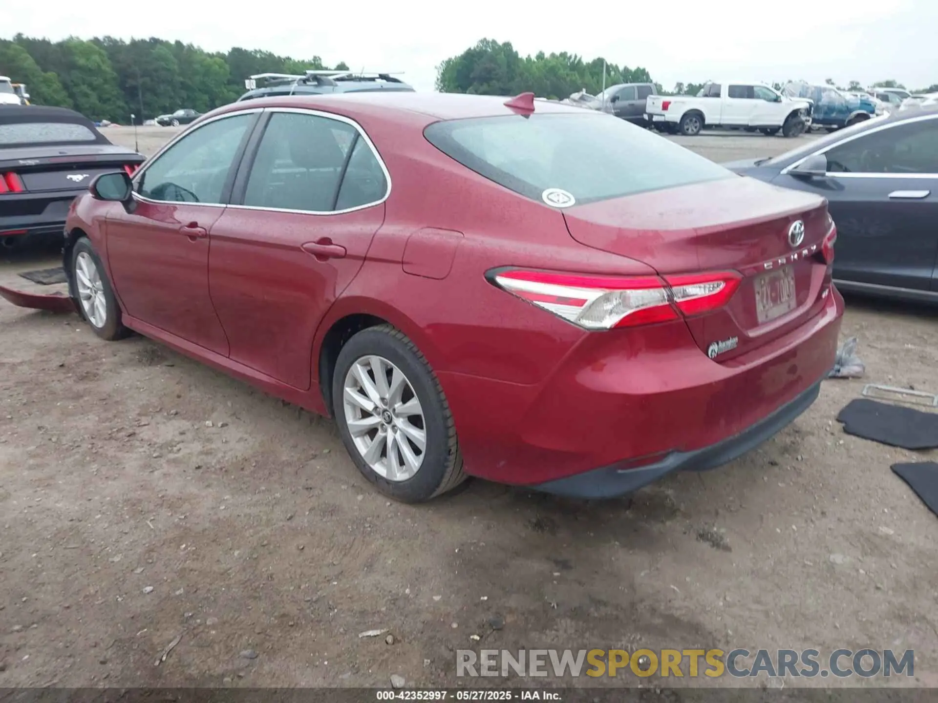 3 Photograph of a damaged car 4T1B11HK1KU701817 TOYOTA CAMRY 2019