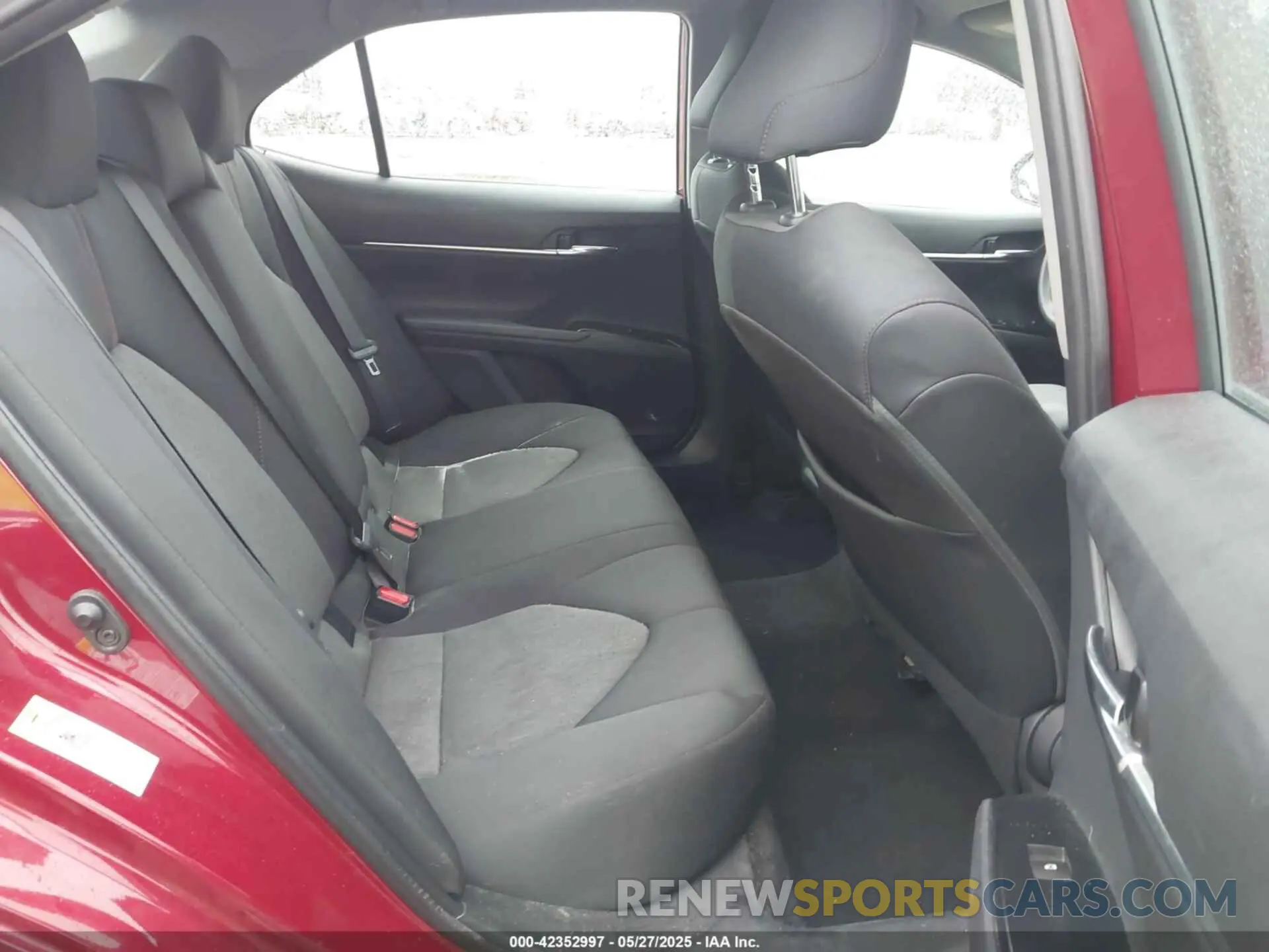 8 Photograph of a damaged car 4T1B11HK1KU701817 TOYOTA CAMRY 2019