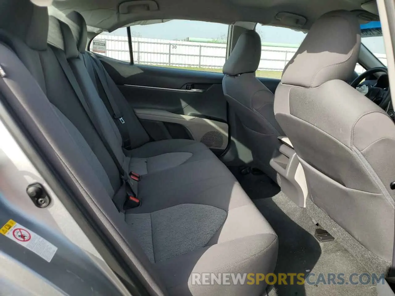10 Photograph of a damaged car 4T1B11HK1KU704457 TOYOTA CAMRY 2019