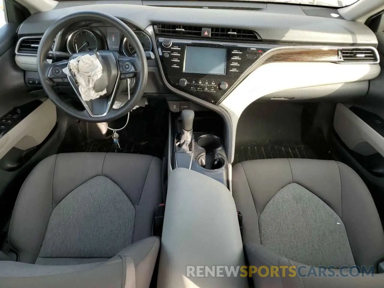 8 Photograph of a damaged car 4T1B11HK1KU704457 TOYOTA CAMRY 2019