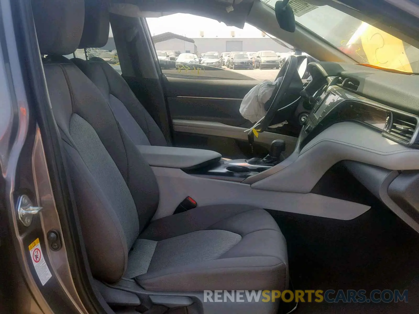 5 Photograph of a damaged car 4T1B11HK1KU707049 TOYOTA CAMRY 2019