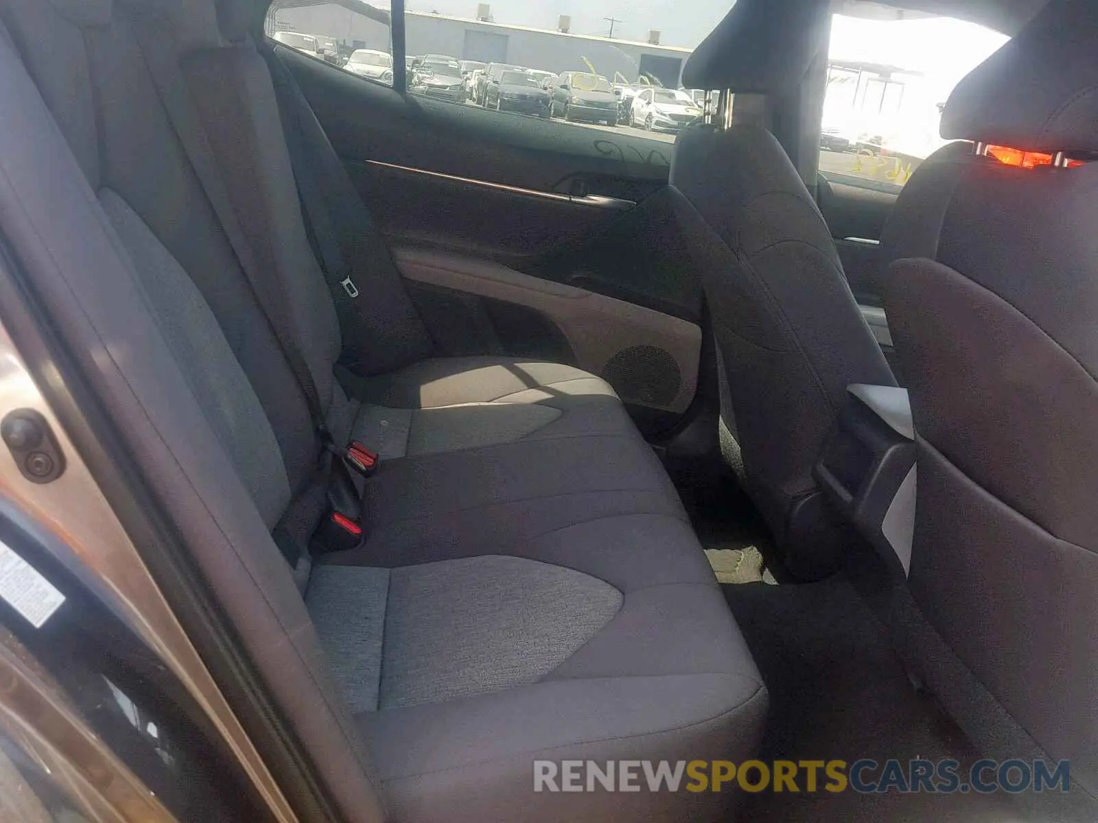 6 Photograph of a damaged car 4T1B11HK1KU707049 TOYOTA CAMRY 2019