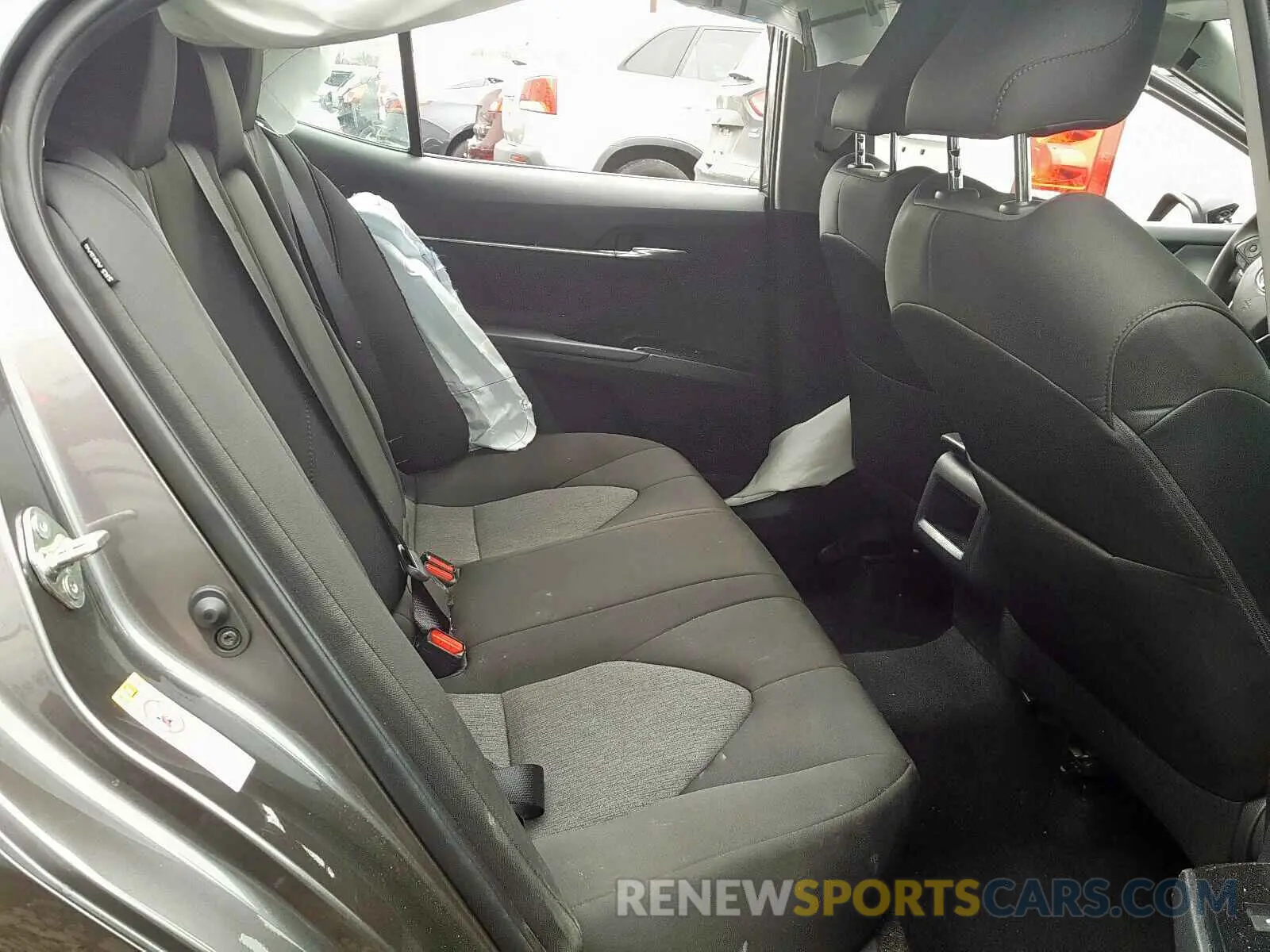 6 Photograph of a damaged car 4T1B11HK1KU710775 TOYOTA CAMRY 2019