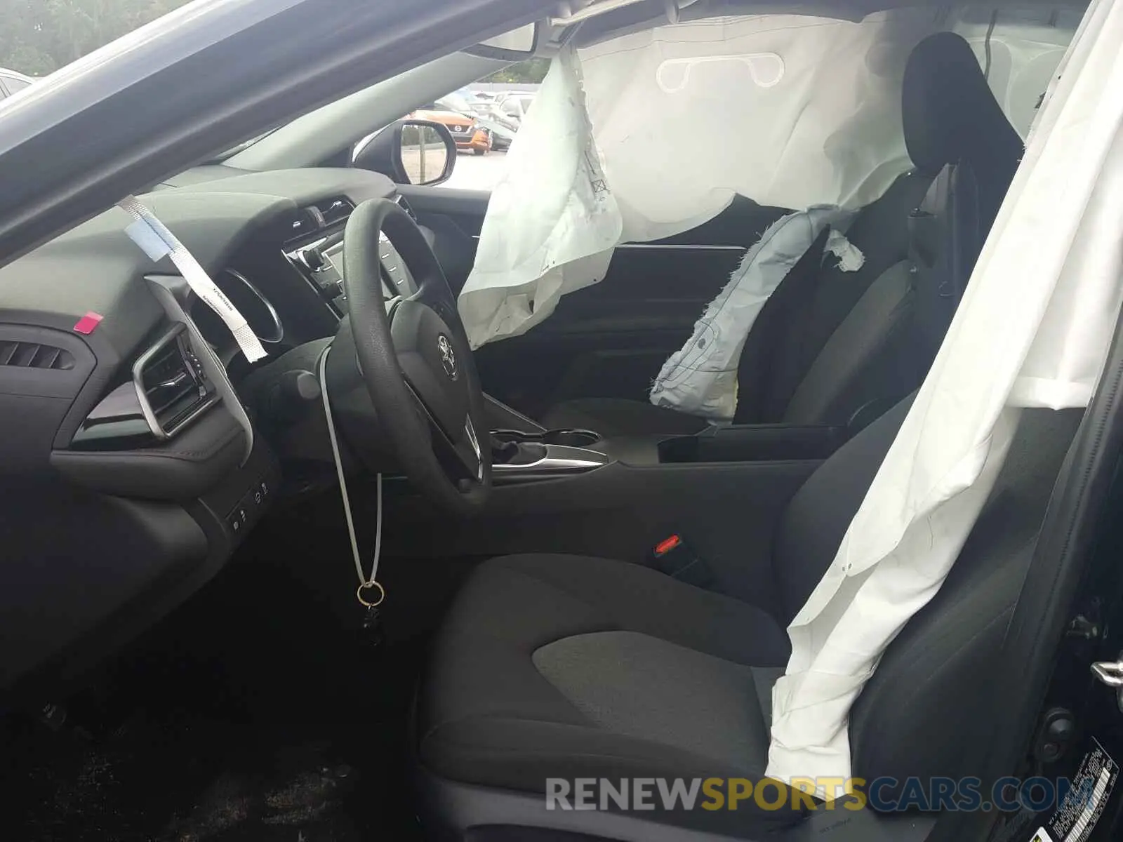 5 Photograph of a damaged car 4T1B11HK1KU710923 TOYOTA CAMRY 2019