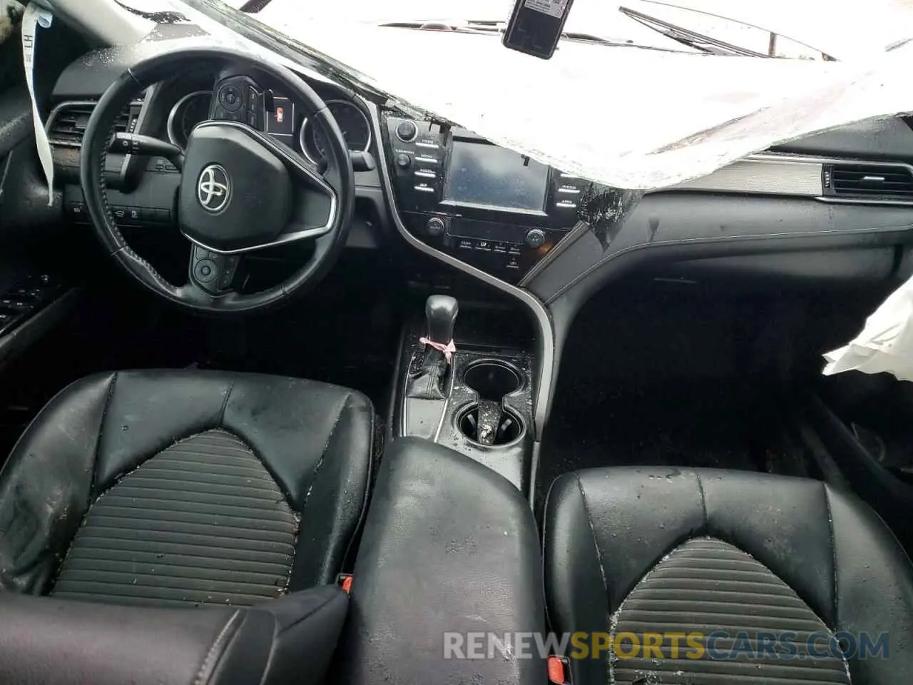8 Photograph of a damaged car 4T1B11HK1KU715085 TOYOTA CAMRY 2019