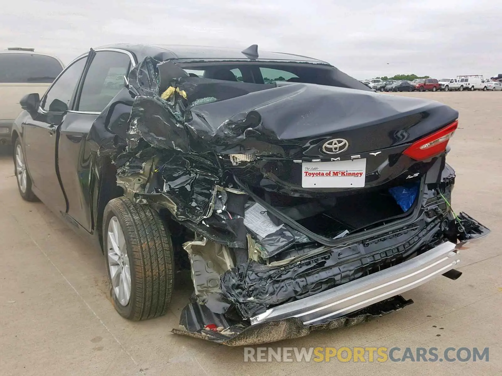 3 Photograph of a damaged car 4T1B11HK1KU717080 TOYOTA CAMRY 2019