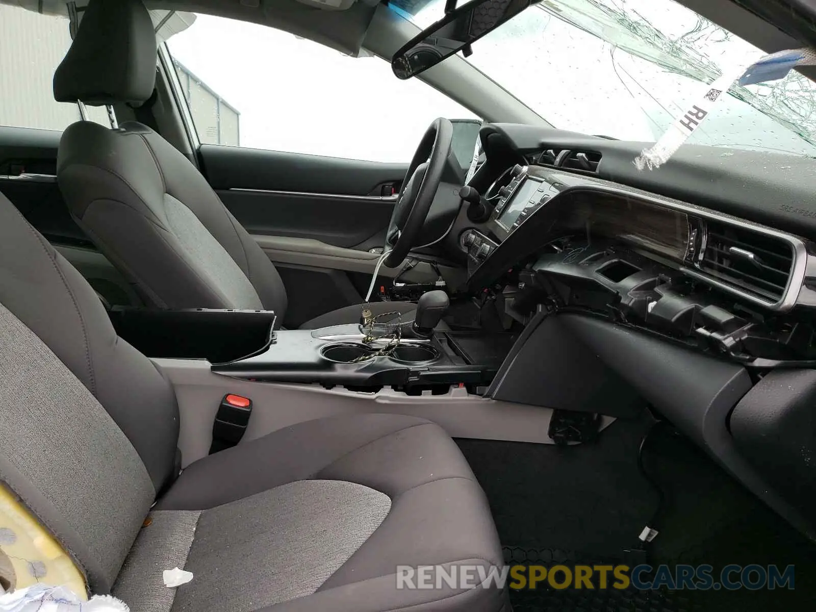 5 Photograph of a damaged car 4T1B11HK1KU723414 TOYOTA CAMRY 2019