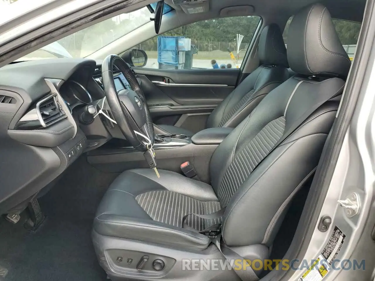 7 Photograph of a damaged car 4T1B11HK1KU726264 TOYOTA CAMRY 2019