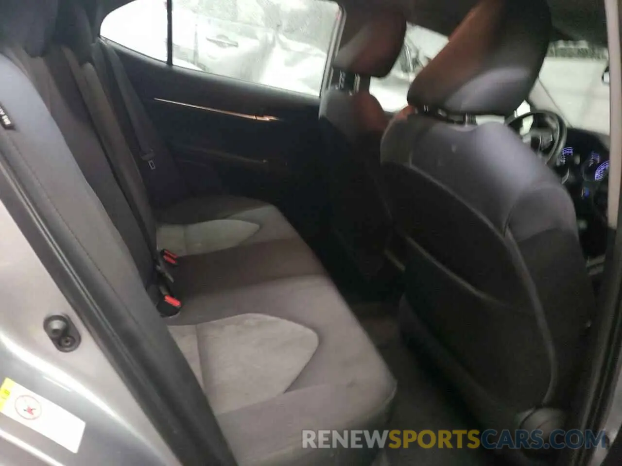 10 Photograph of a damaged car 4T1B11HK1KU727771 TOYOTA CAMRY 2019