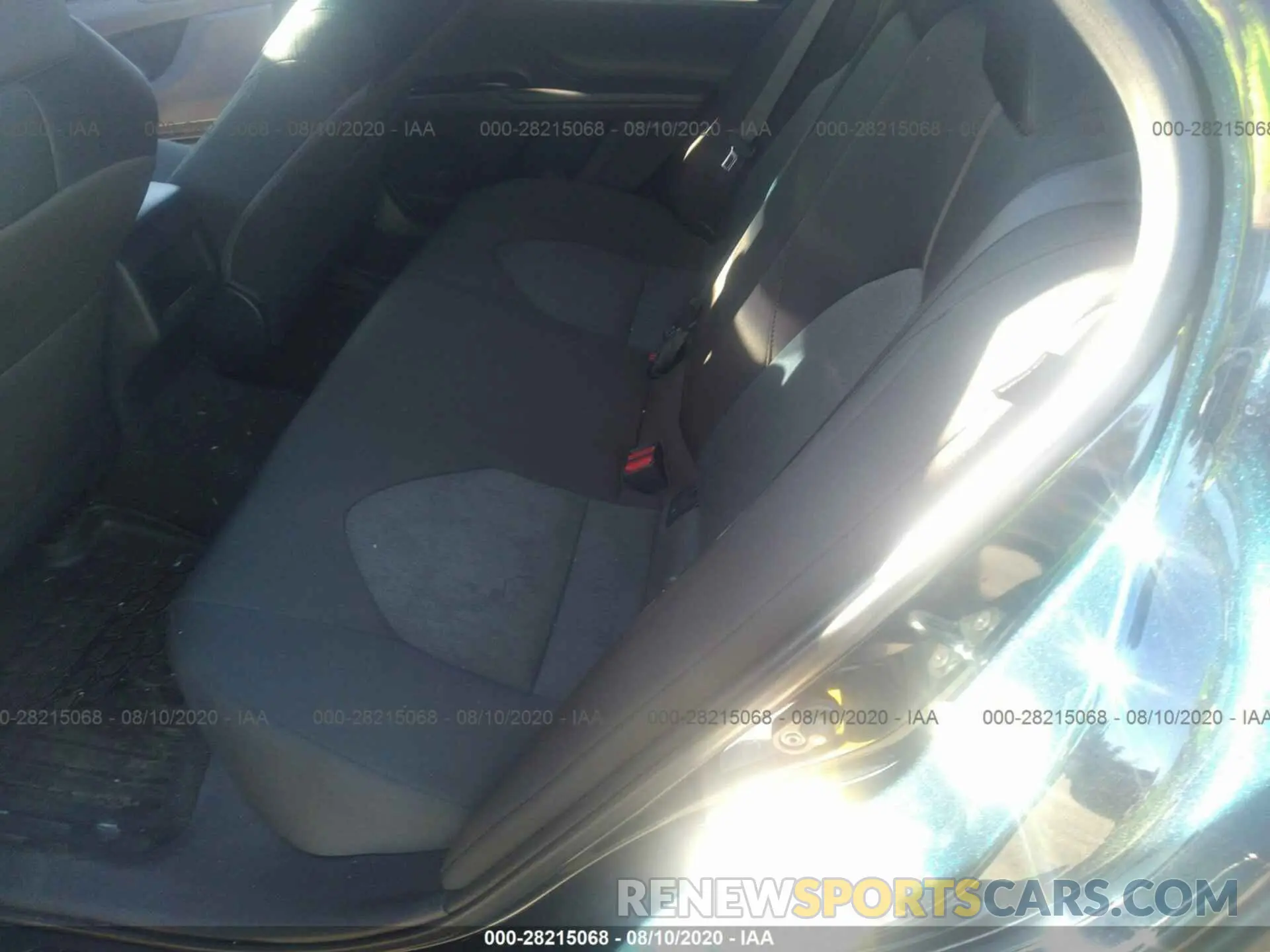 8 Photograph of a damaged car 4T1B11HK1KU734946 TOYOTA CAMRY 2019