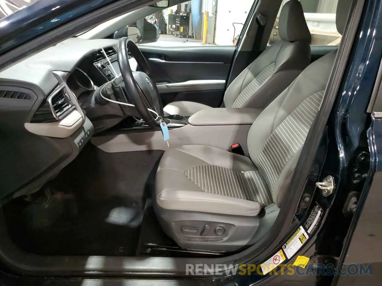 7 Photograph of a damaged car 4T1B11HK1KU737975 TOYOTA CAMRY 2019