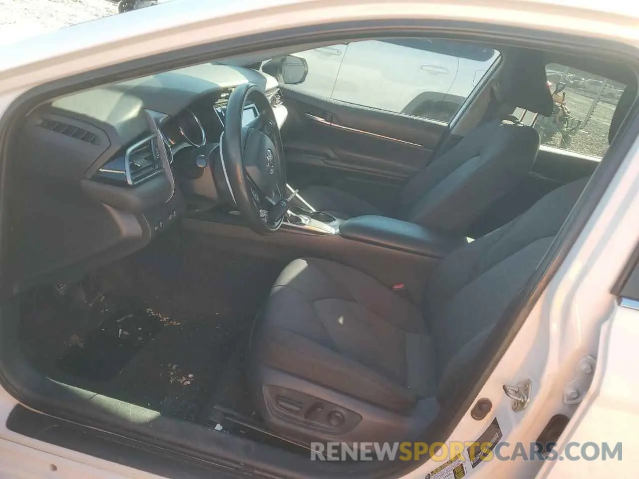 7 Photograph of a damaged car 4T1B11HK1KU756820 TOYOTA CAMRY 2019