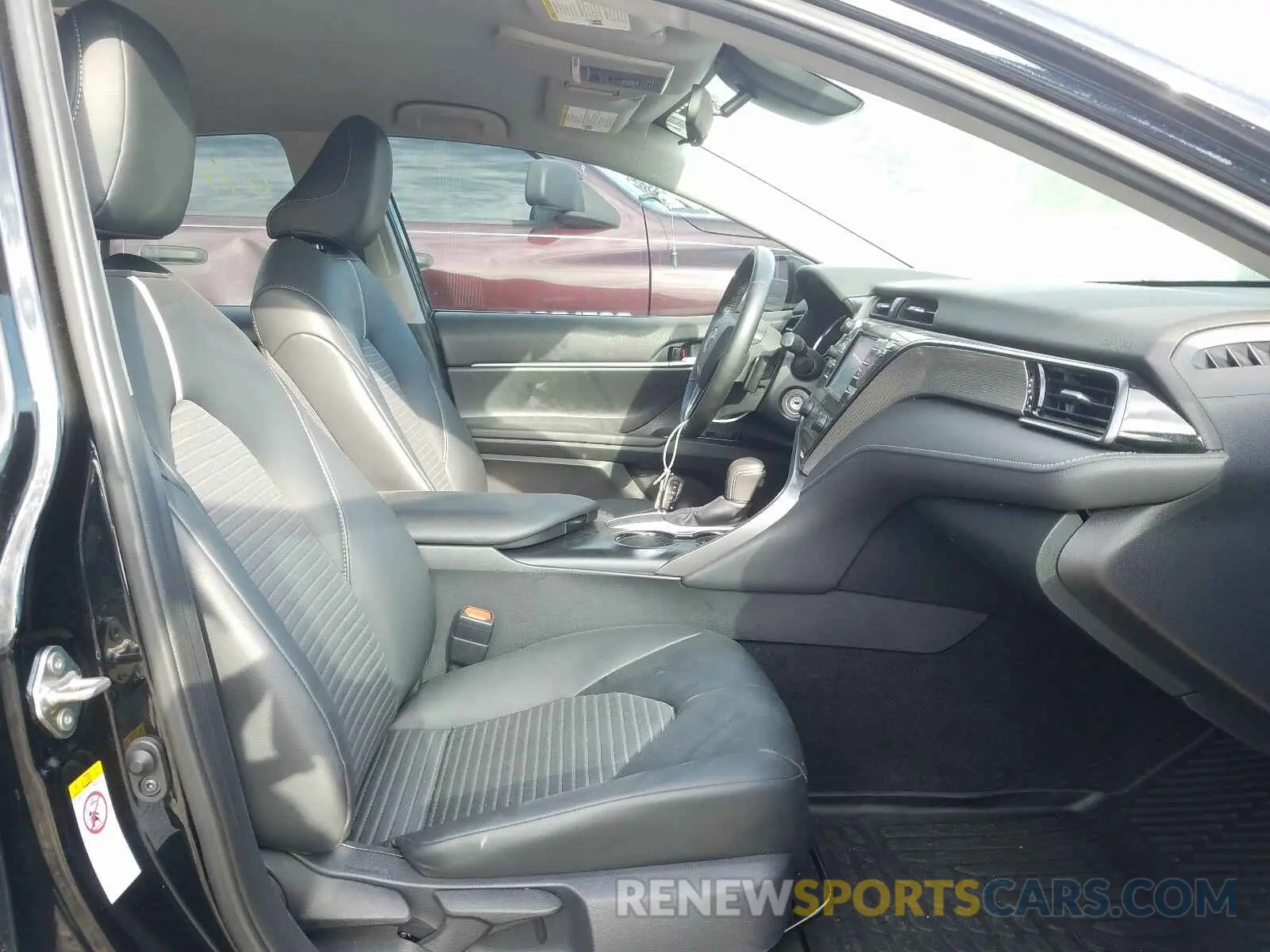 5 Photograph of a damaged car 4T1B11HK1KU758616 TOYOTA CAMRY 2019