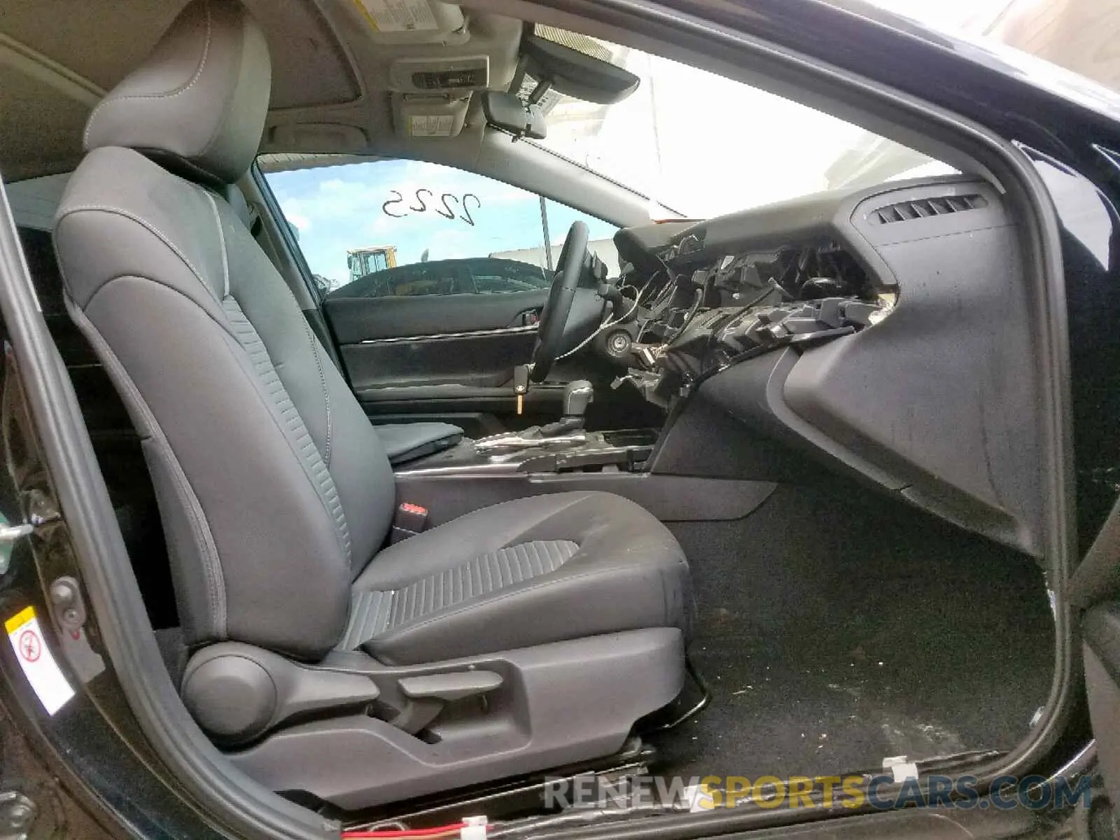 5 Photograph of a damaged car 4T1B11HK1KU767476 TOYOTA CAMRY 2019