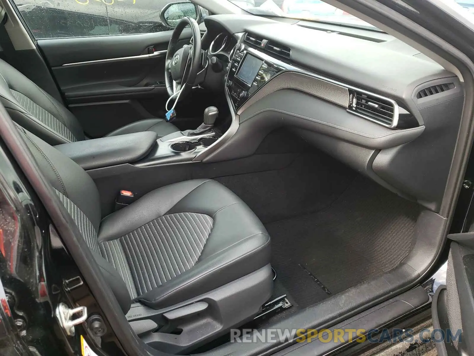 5 Photograph of a damaged car 4T1B11HK1KU771527 TOYOTA CAMRY 2019