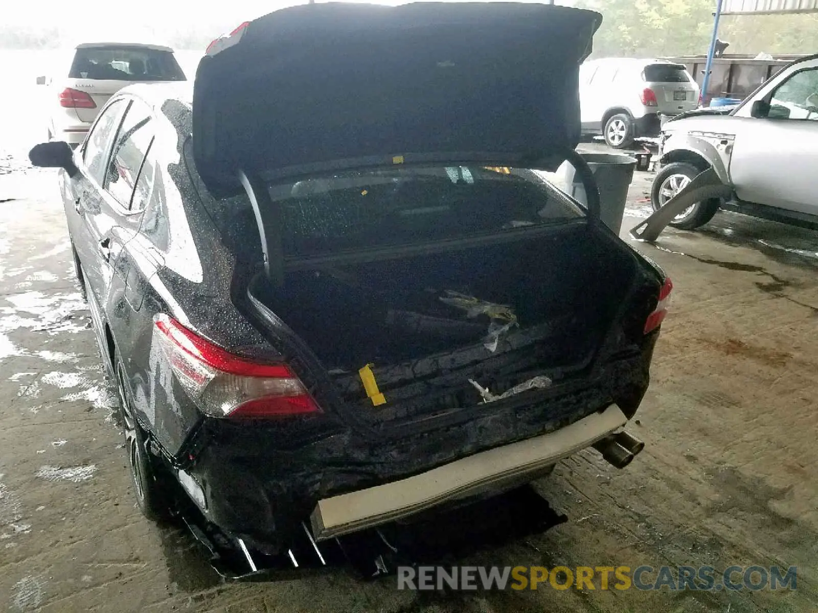 9 Photograph of a damaged car 4T1B11HK1KU778736 TOYOTA CAMRY 2019