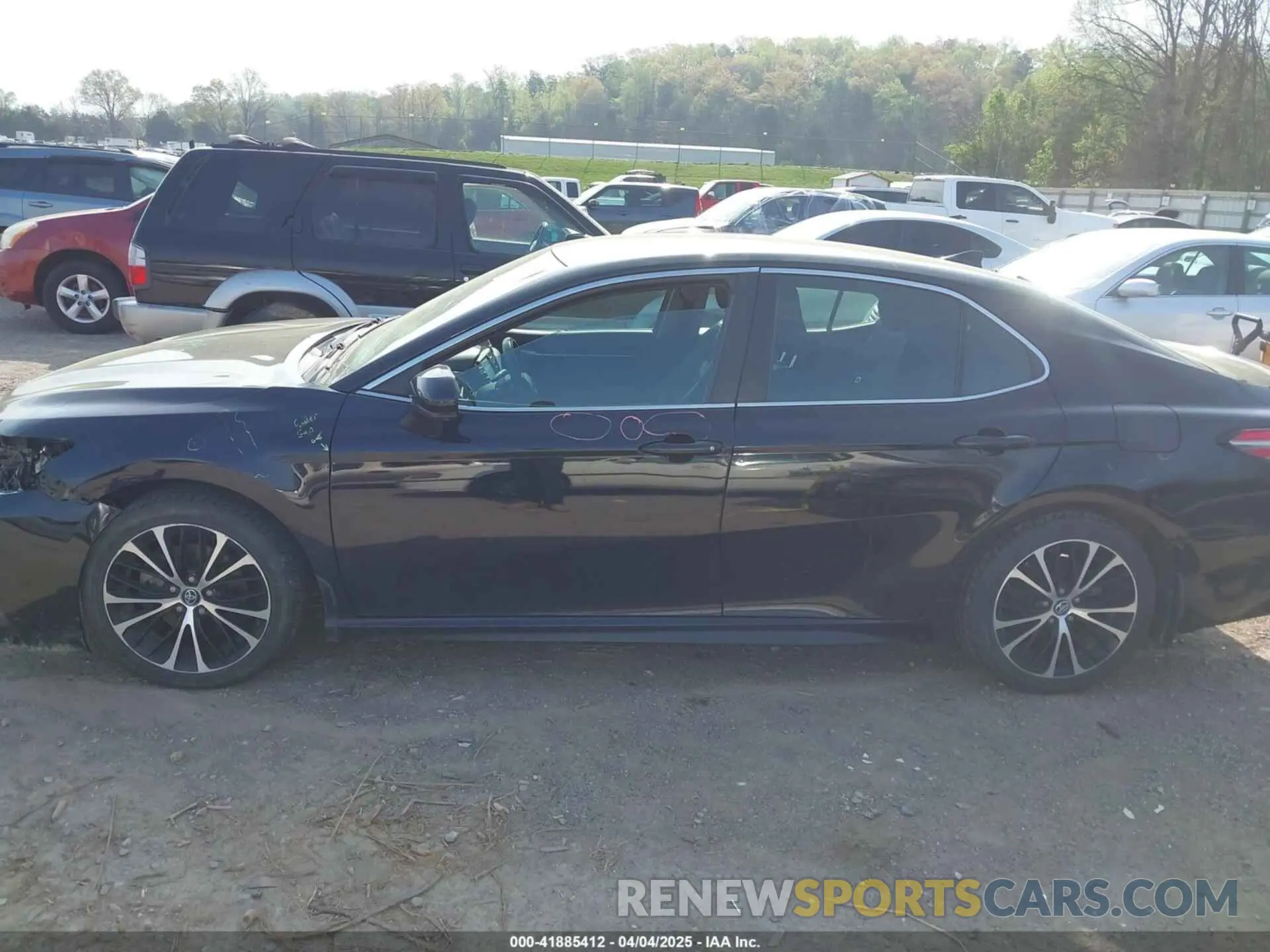 14 Photograph of a damaged car 4T1B11HK1KU782561 TOYOTA CAMRY 2019