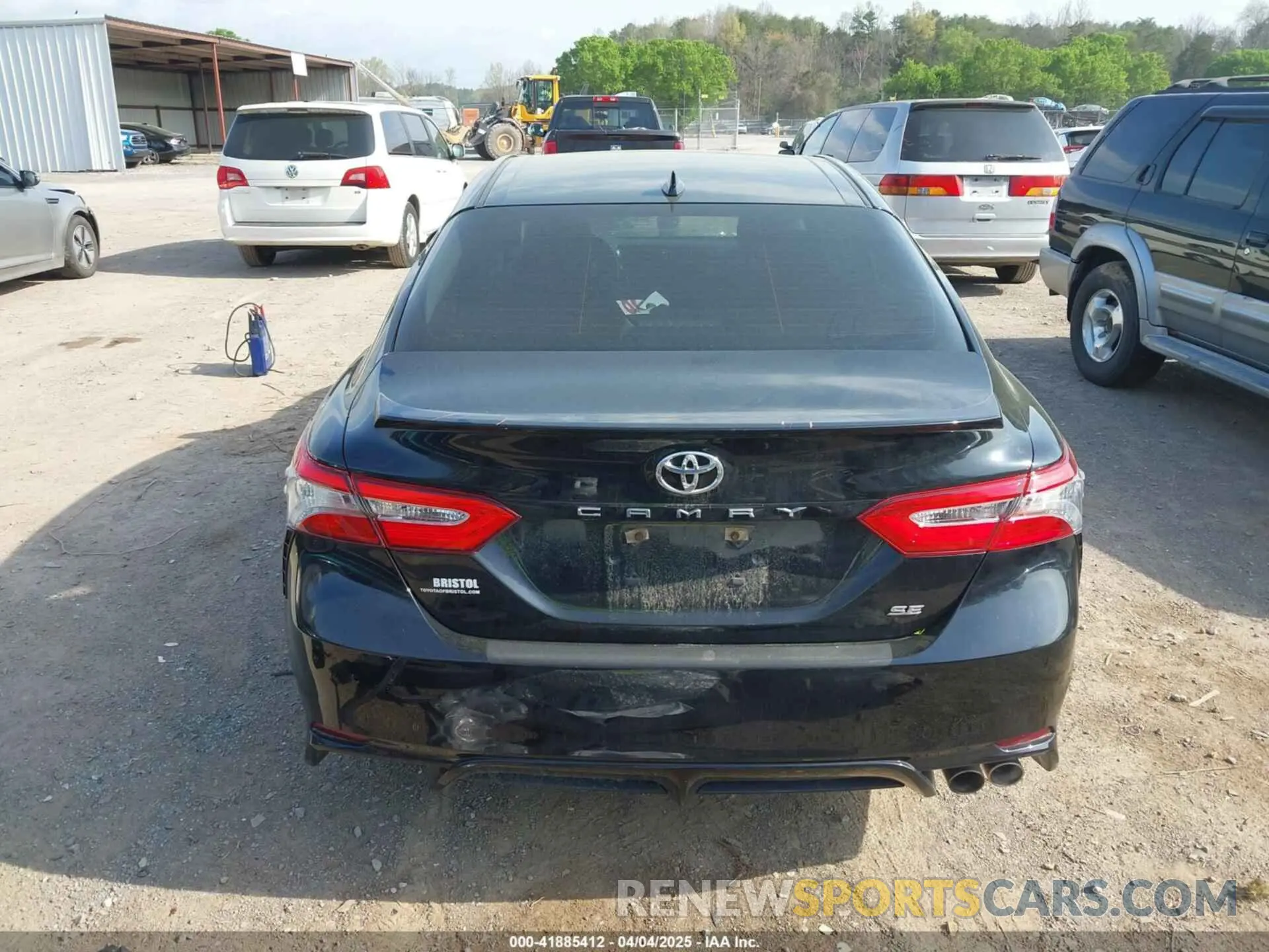 16 Photograph of a damaged car 4T1B11HK1KU782561 TOYOTA CAMRY 2019