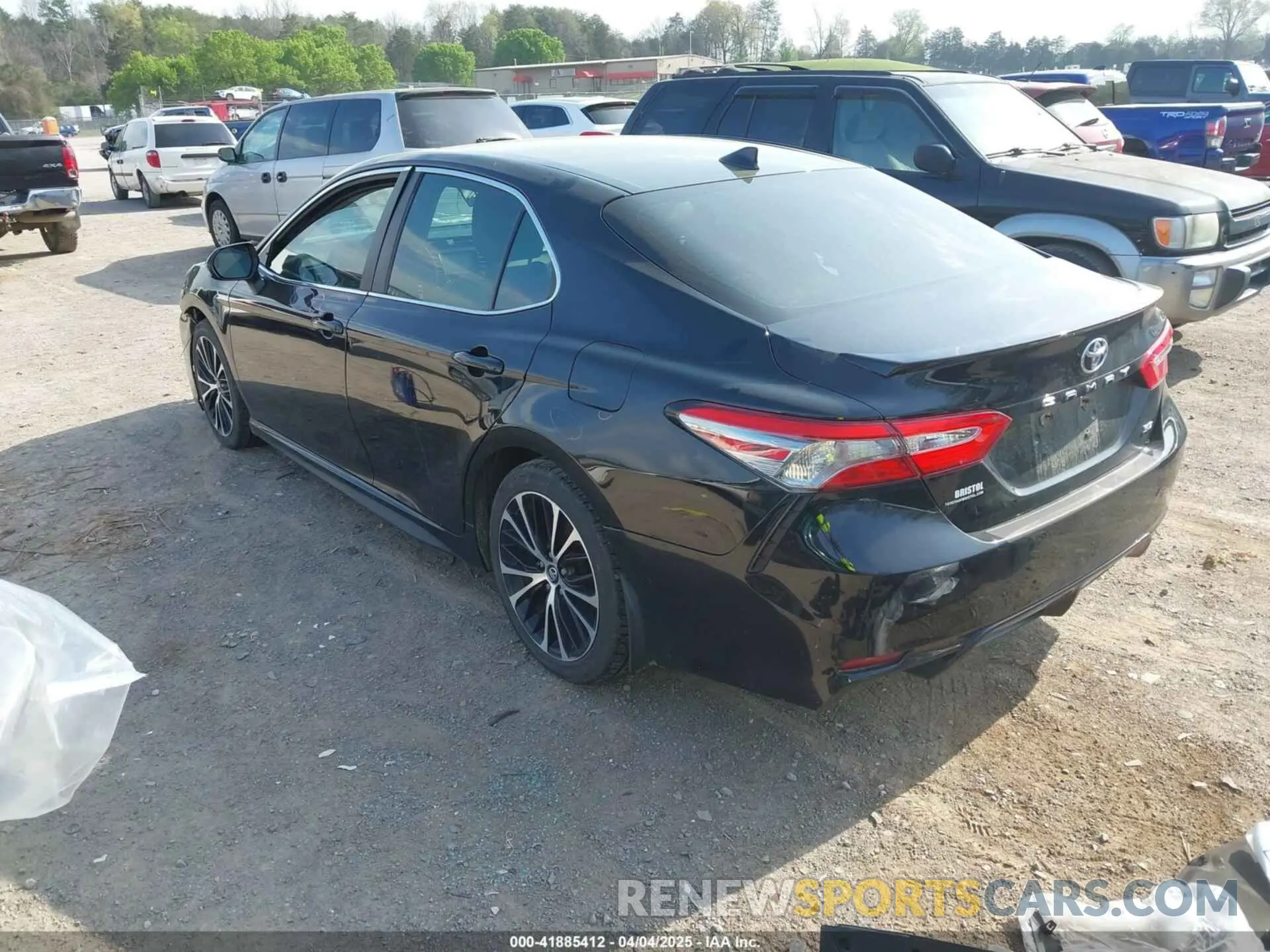 3 Photograph of a damaged car 4T1B11HK1KU782561 TOYOTA CAMRY 2019