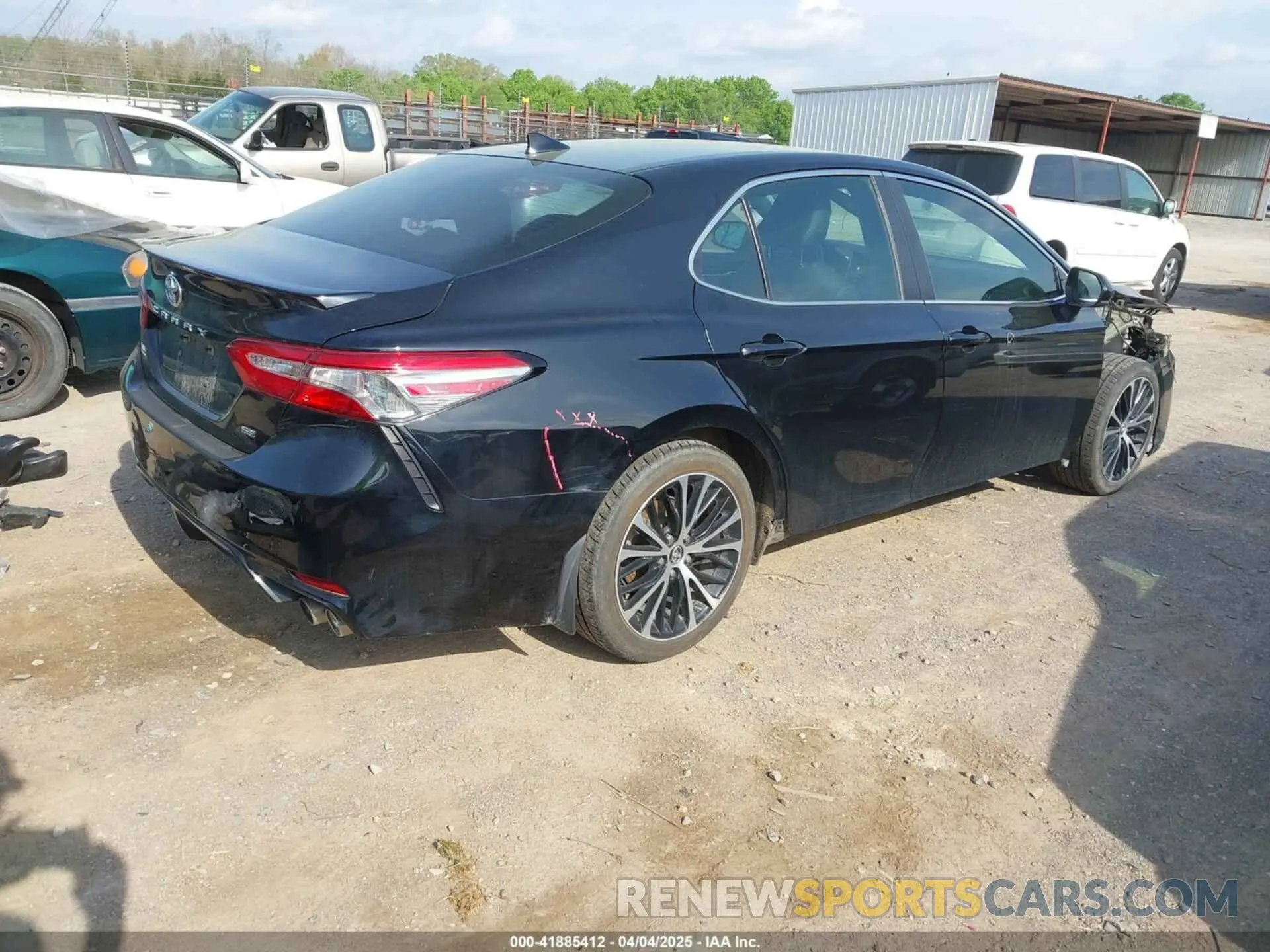 4 Photograph of a damaged car 4T1B11HK1KU782561 TOYOTA CAMRY 2019