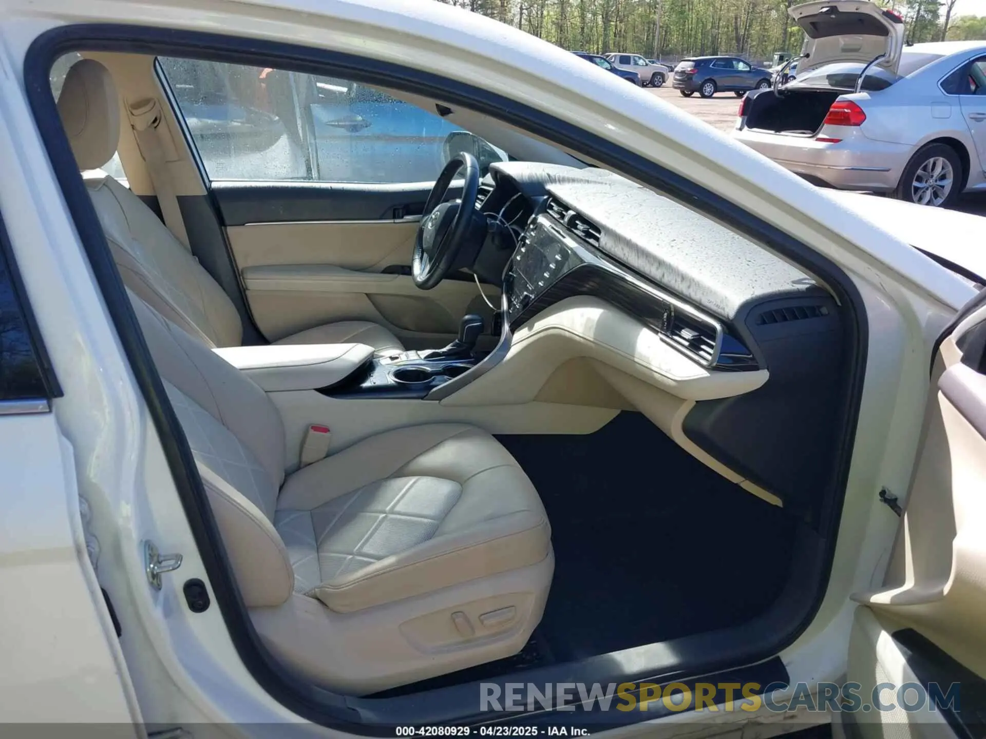 5 Фотография поврежденного автомобиля 4T1B11HK1KU782995 TOYOTA CAMRY 2019