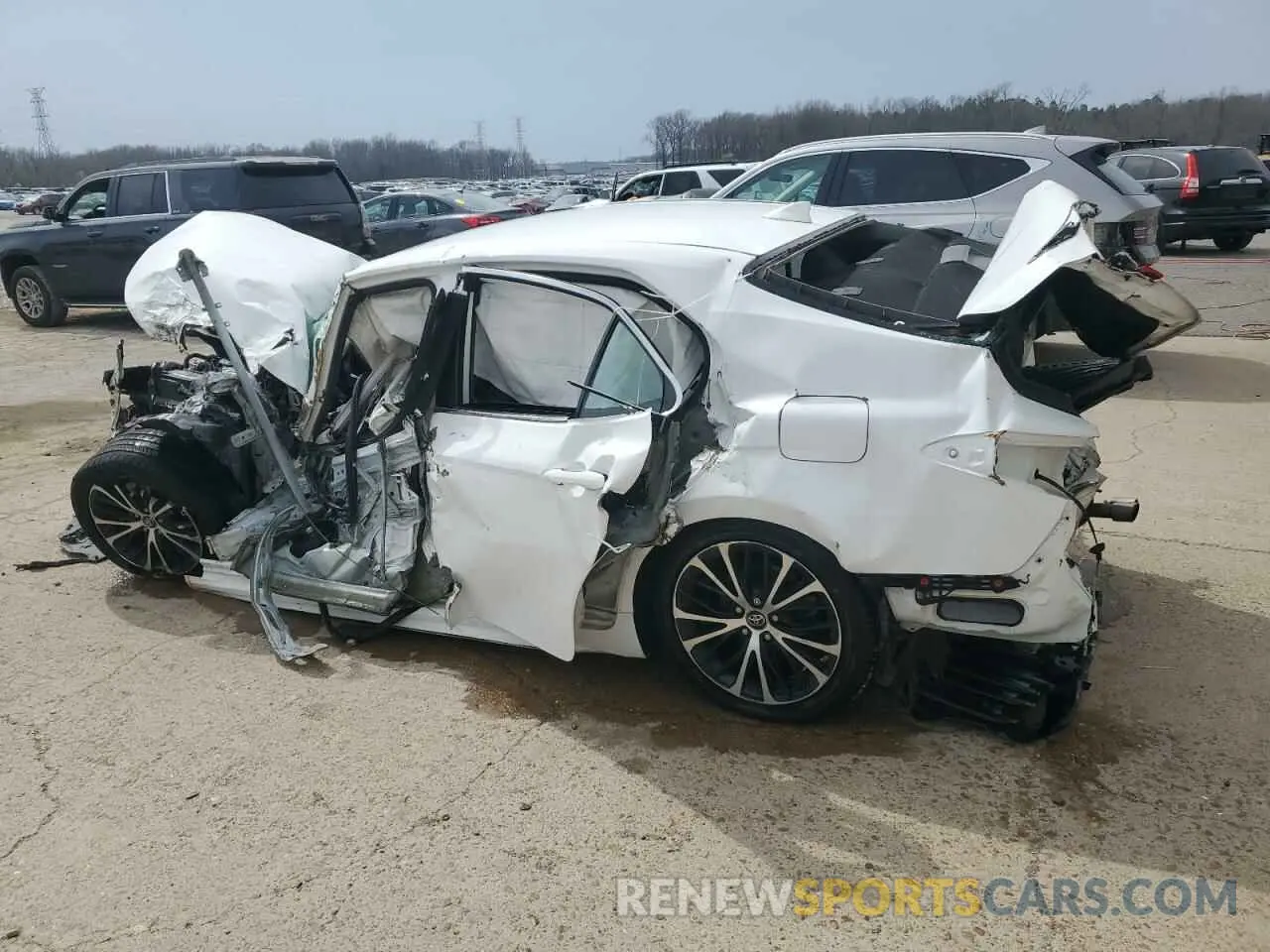 2 Фотография поврежденного автомобиля 4T1B11HK1KU784603 TOYOTA CAMRY 2019