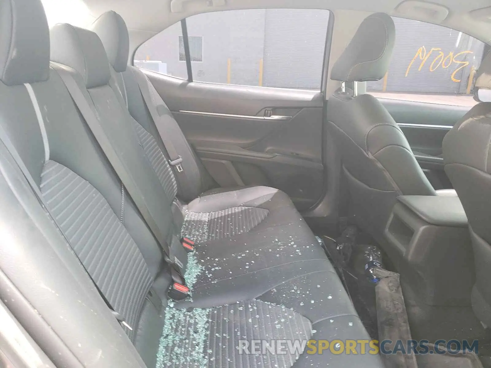 6 Photograph of a damaged car 4T1B11HK1KU784942 TOYOTA CAMRY 2019