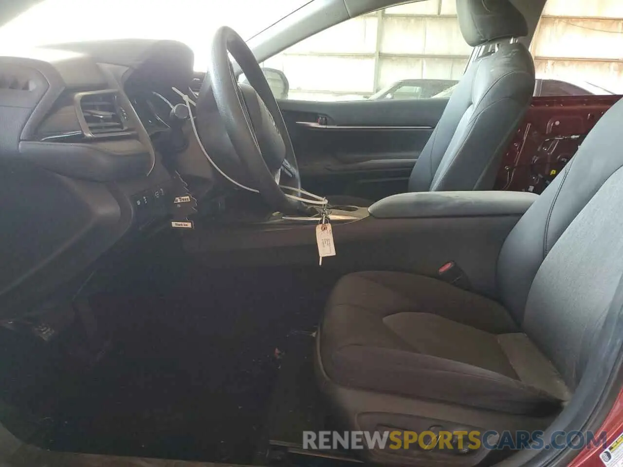 7 Photograph of a damaged car 4T1B11HK1KU785878 TOYOTA CAMRY 2019