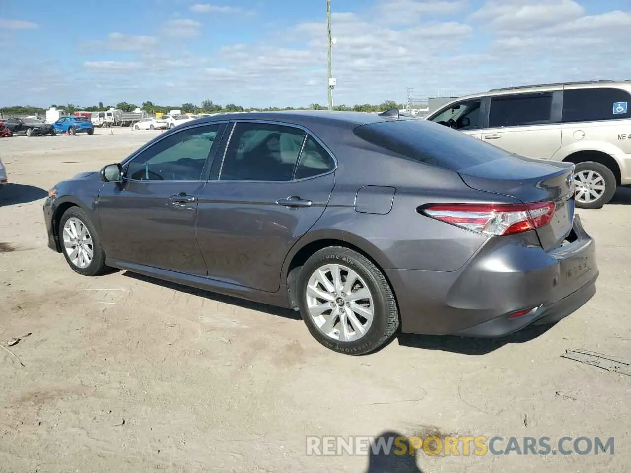2 Фотография поврежденного автомобиля 4T1B11HK1KU791809 TOYOTA CAMRY 2019