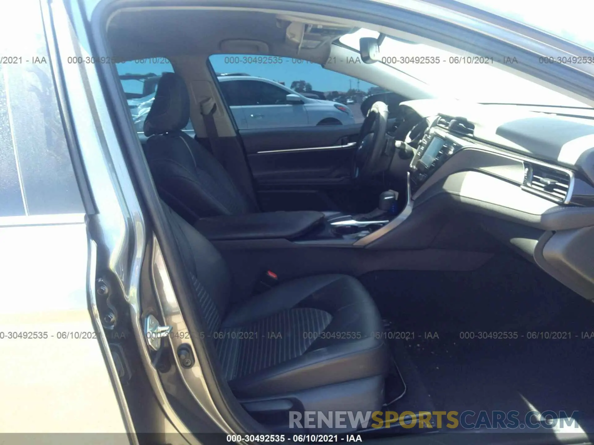 5 Photograph of a damaged car 4T1B11HK1KU793124 TOYOTA CAMRY 2019