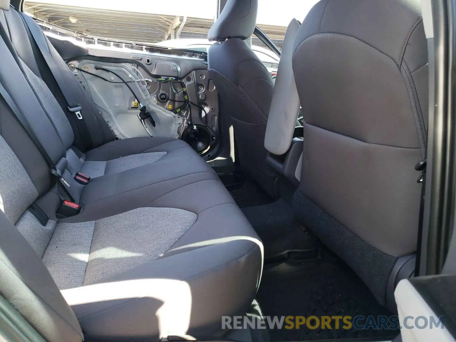6 Photograph of a damaged car 4T1B11HK1KU793981 TOYOTA CAMRY 2019