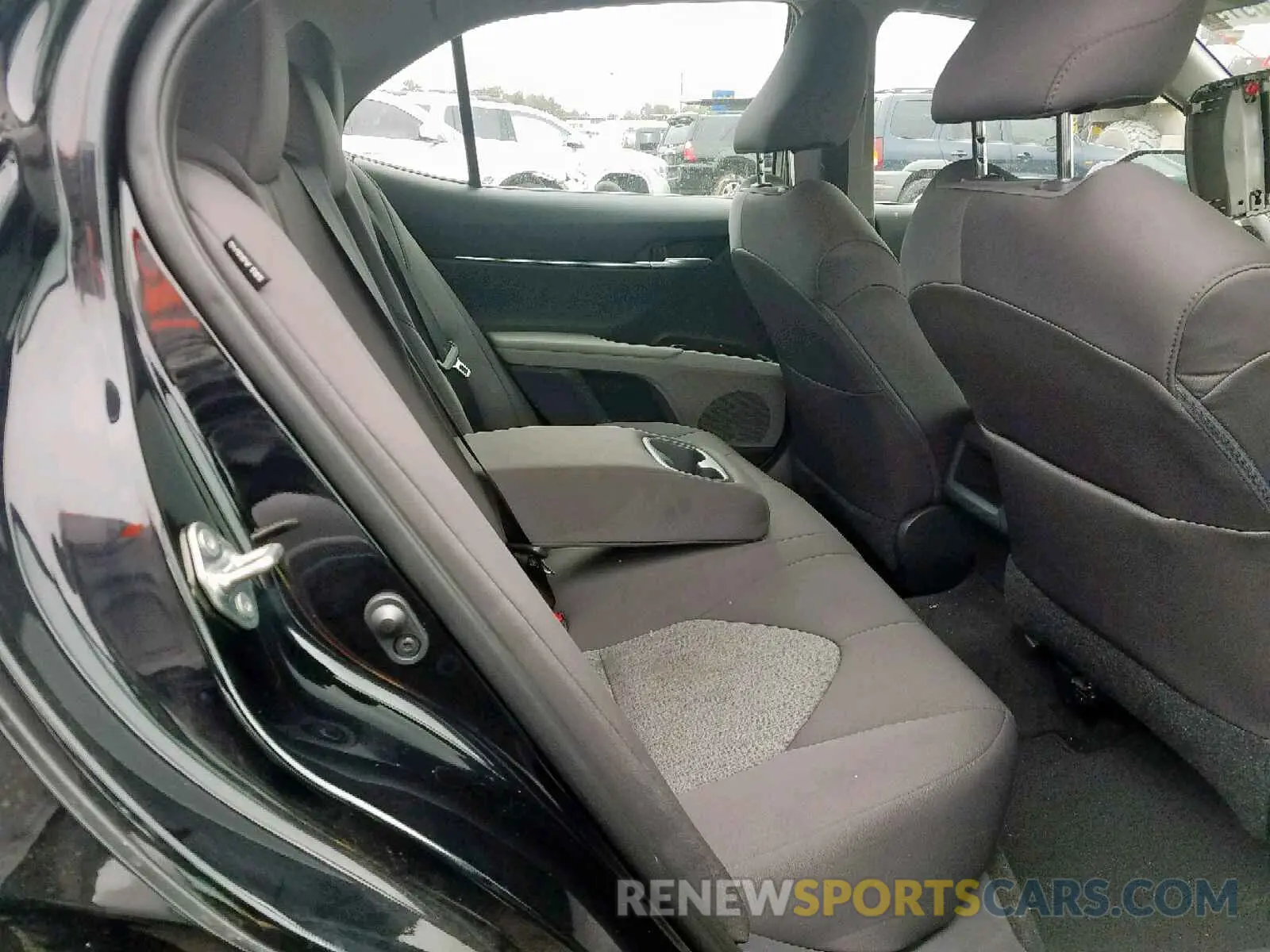 6 Photograph of a damaged car 4T1B11HK1KU800993 TOYOTA CAMRY 2019