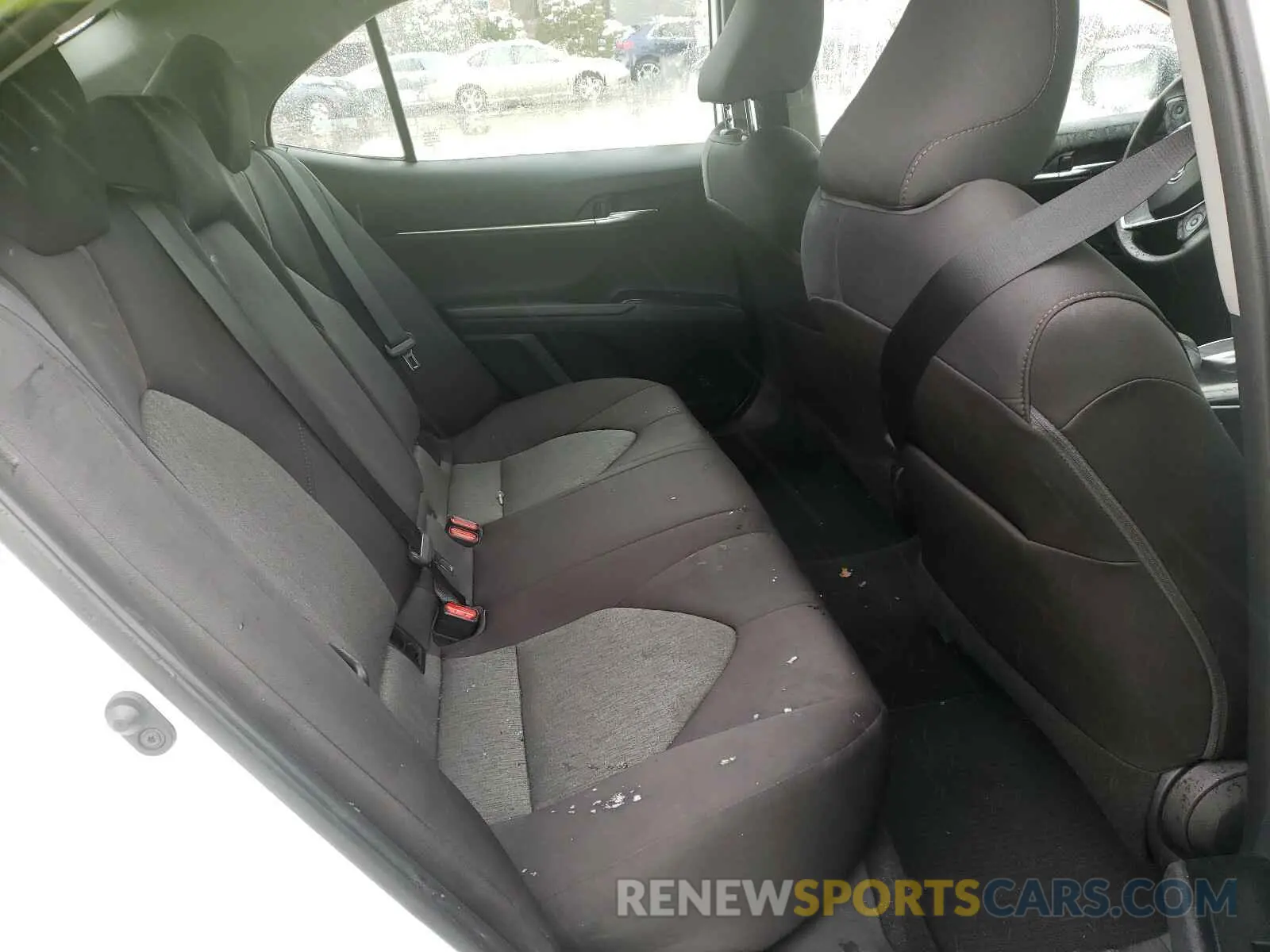 6 Photograph of a damaged car 4T1B11HK1KU801724 TOYOTA CAMRY 2019