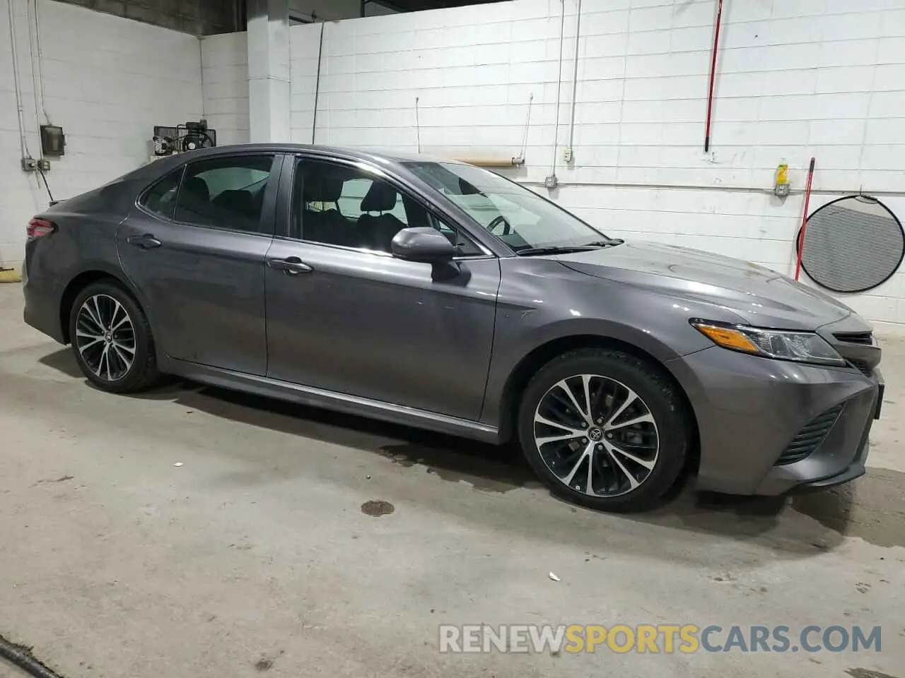4 Photograph of a damaged car 4T1B11HK1KU803327 TOYOTA CAMRY 2019