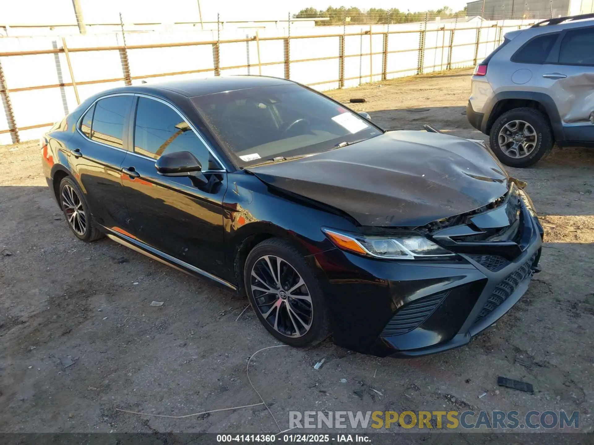 1 Photograph of a damaged car 4T1B11HK1KU807605 TOYOTA CAMRY 2019
