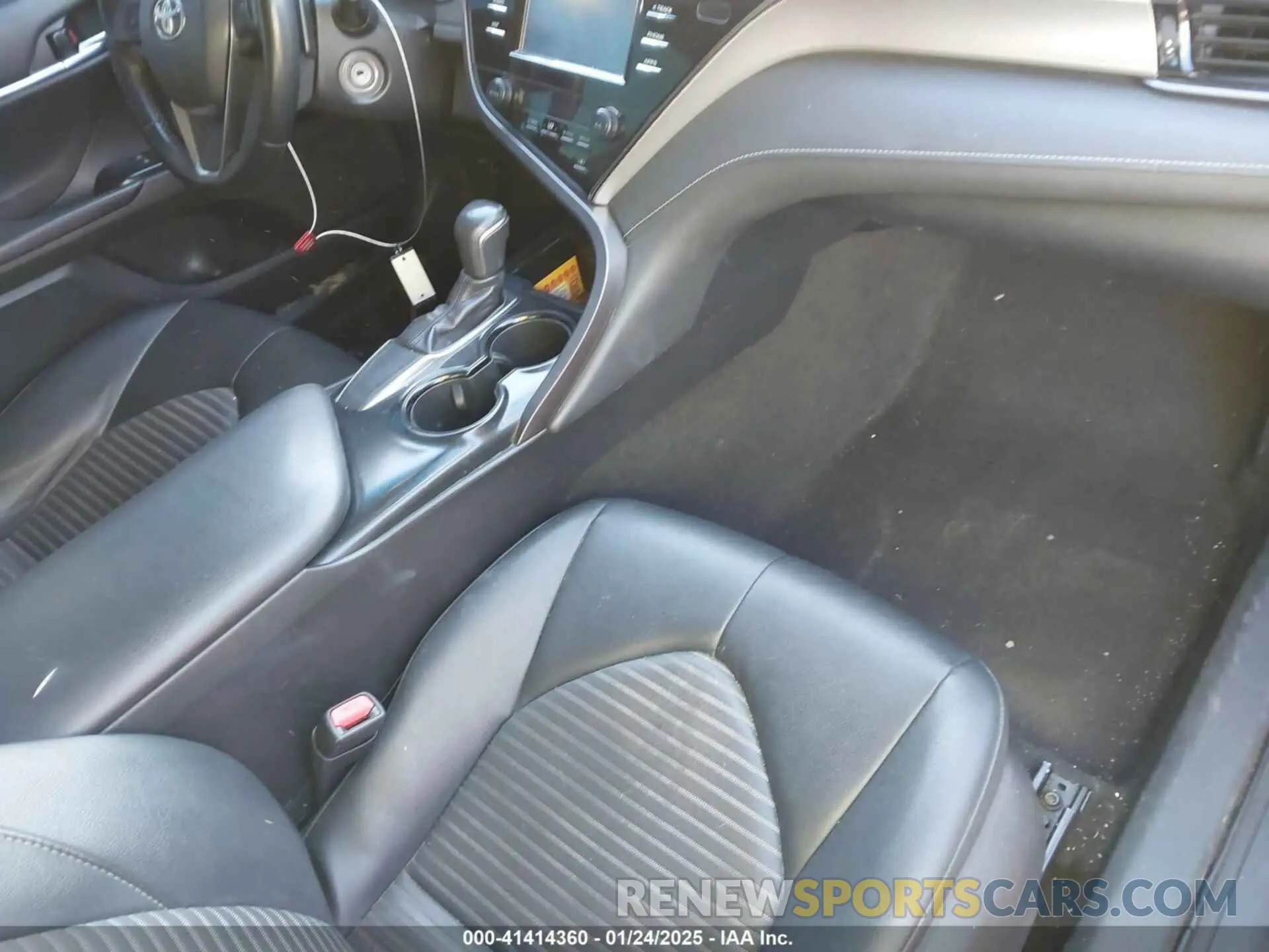 5 Photograph of a damaged car 4T1B11HK1KU807605 TOYOTA CAMRY 2019