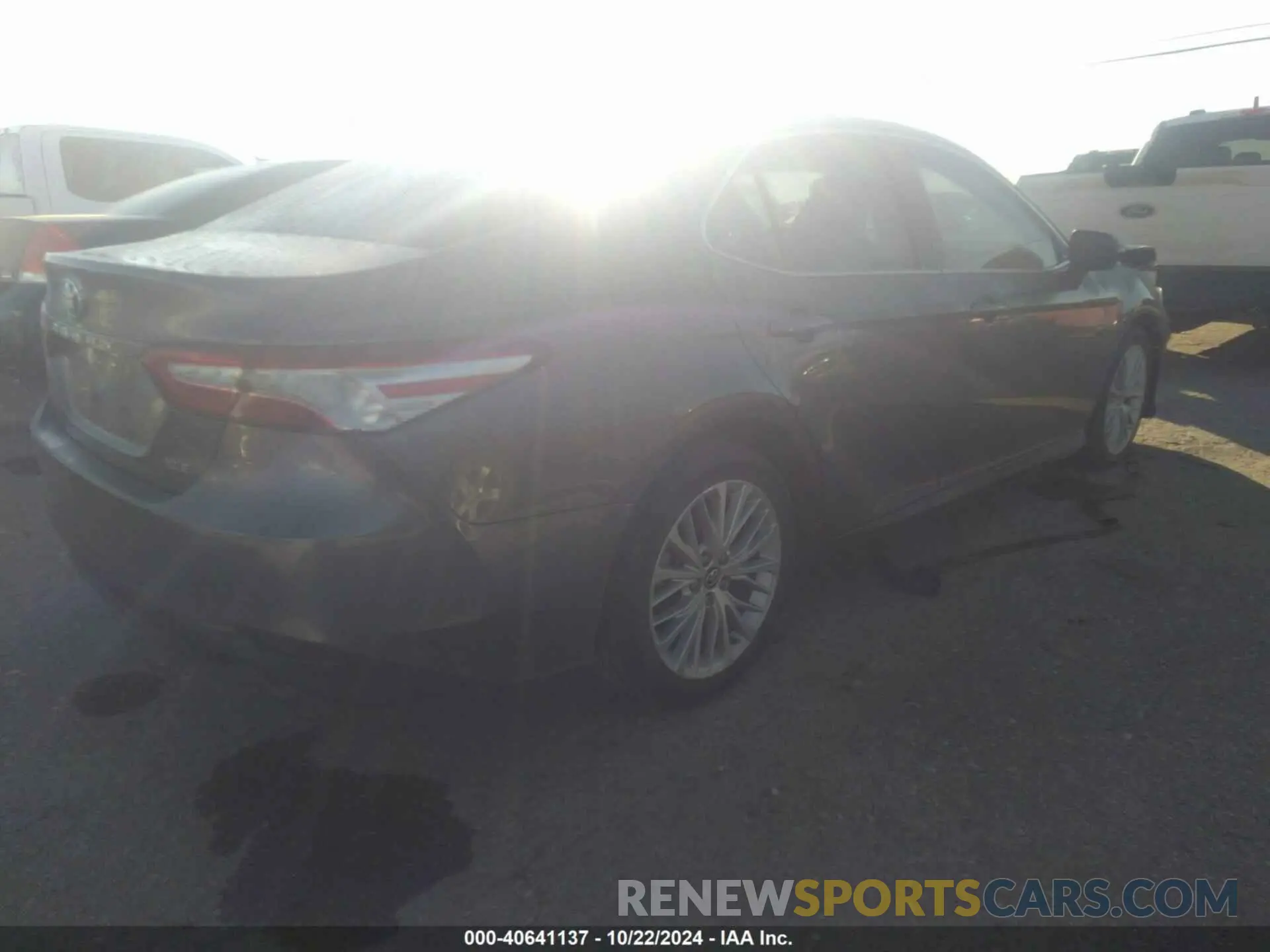 4 Photograph of a damaged car 4T1B11HK1KU809709 TOYOTA CAMRY 2019