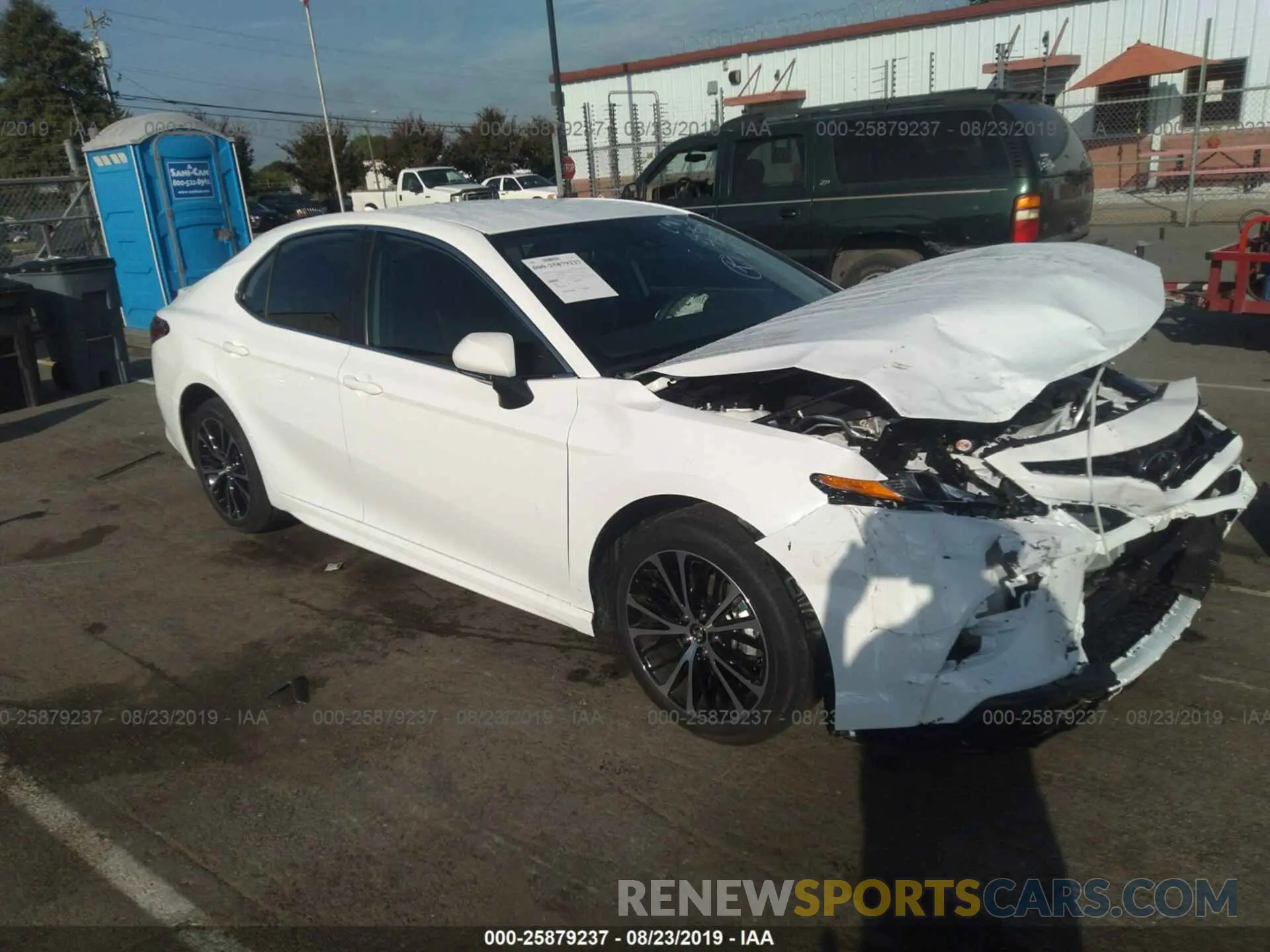 1 Photograph of a damaged car 4T1B11HK1KU813095 TOYOTA CAMRY 2019