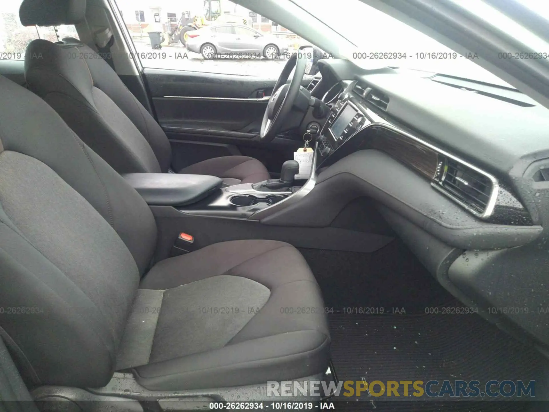 5 Photograph of a damaged car 4T1B11HK1KU813856 TOYOTA CAMRY 2019