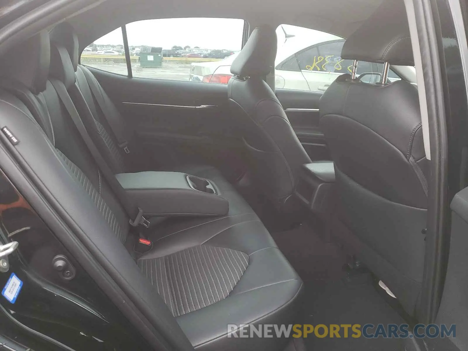 6 Photograph of a damaged car 4T1B11HK1KU815185 TOYOTA CAMRY 2019