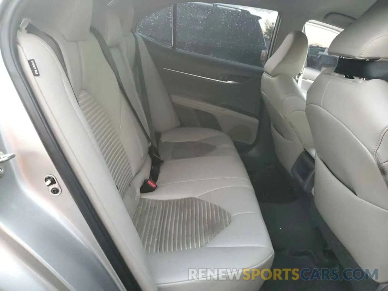 10 Фотография поврежденного автомобиля 4T1B11HK1KU826963 TOYOTA CAMRY 2019