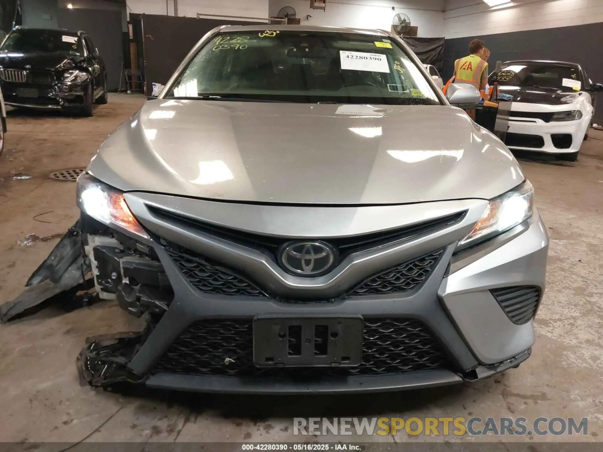 12 Фотография поврежденного автомобиля 4T1B11HK1KU834643 TOYOTA CAMRY 2019