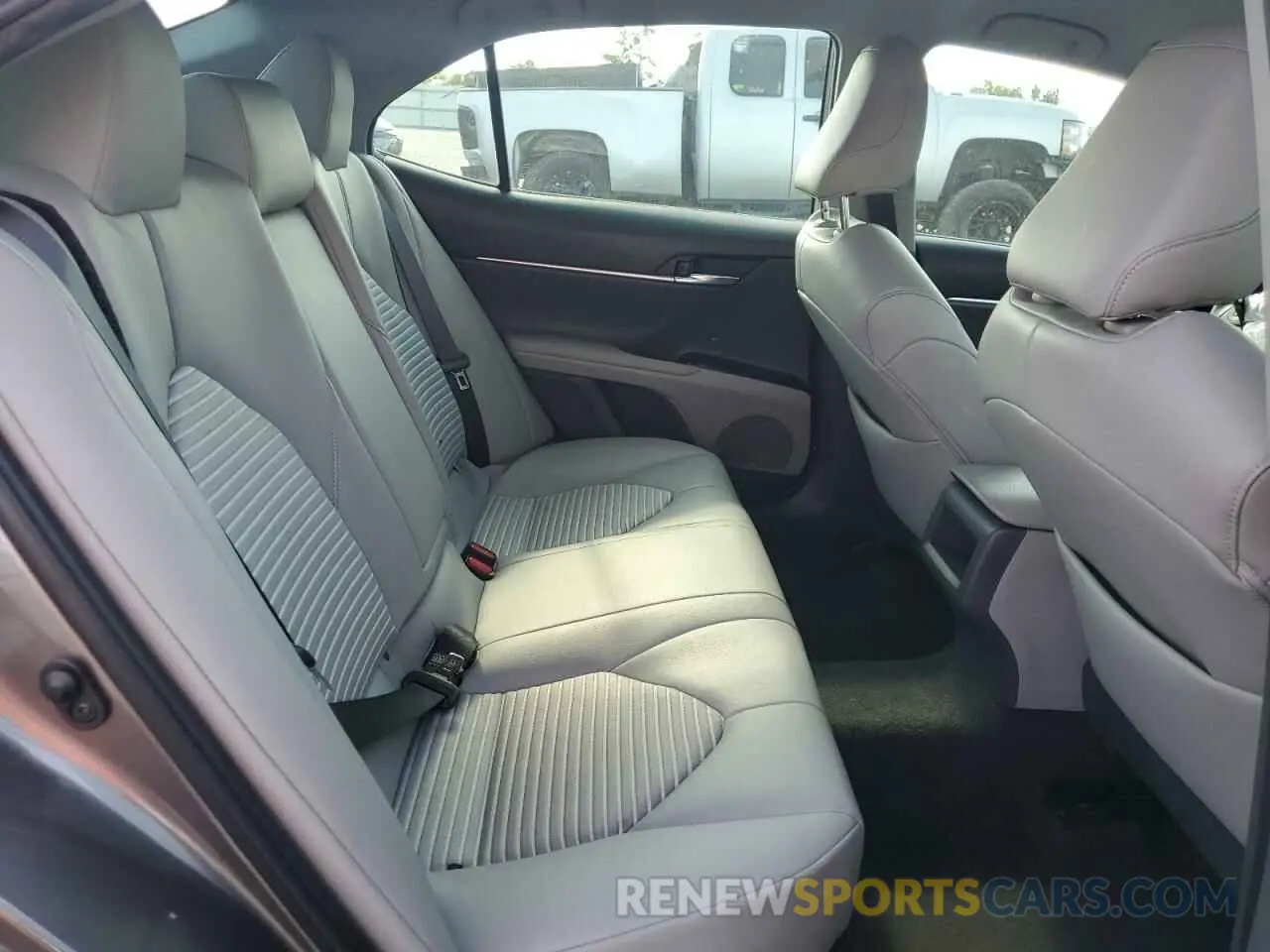 10 Photograph of a damaged car 4T1B11HK1KU838580 TOYOTA CAMRY 2019