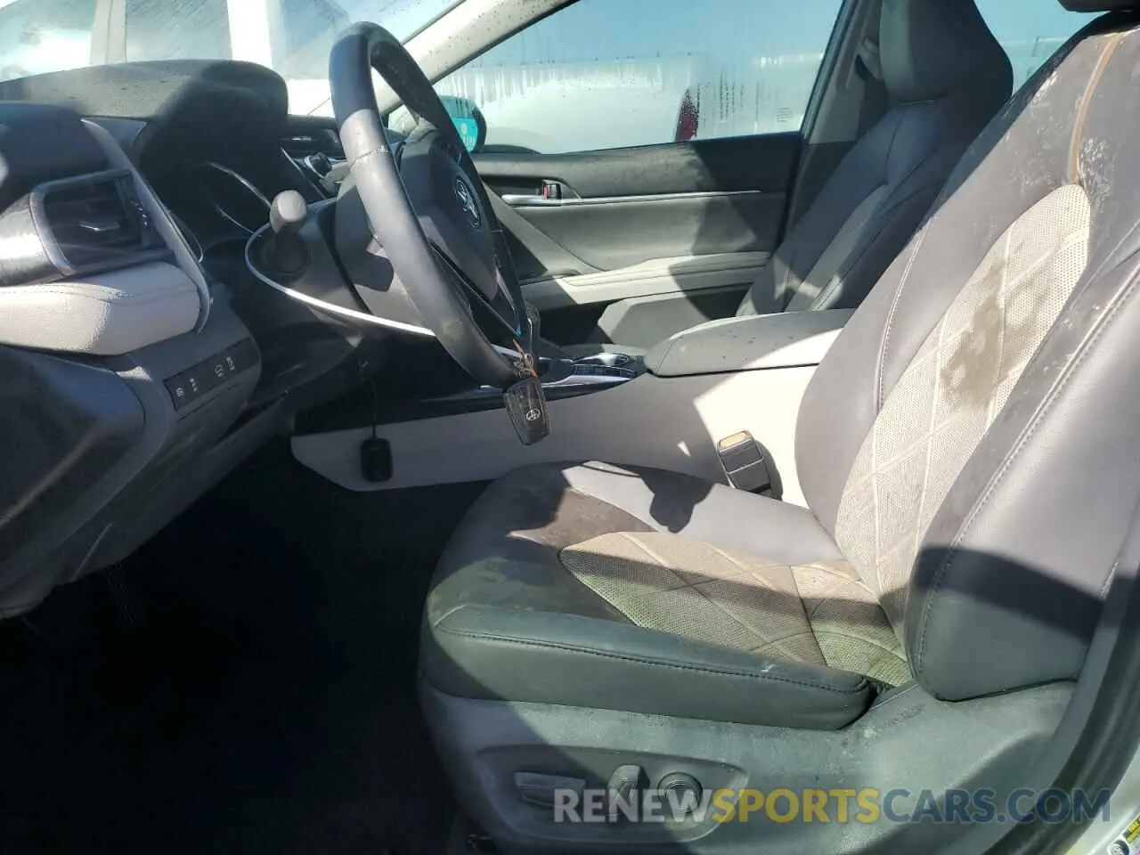 7 Photograph of a damaged car 4T1B11HK1KU838675 TOYOTA CAMRY 2019