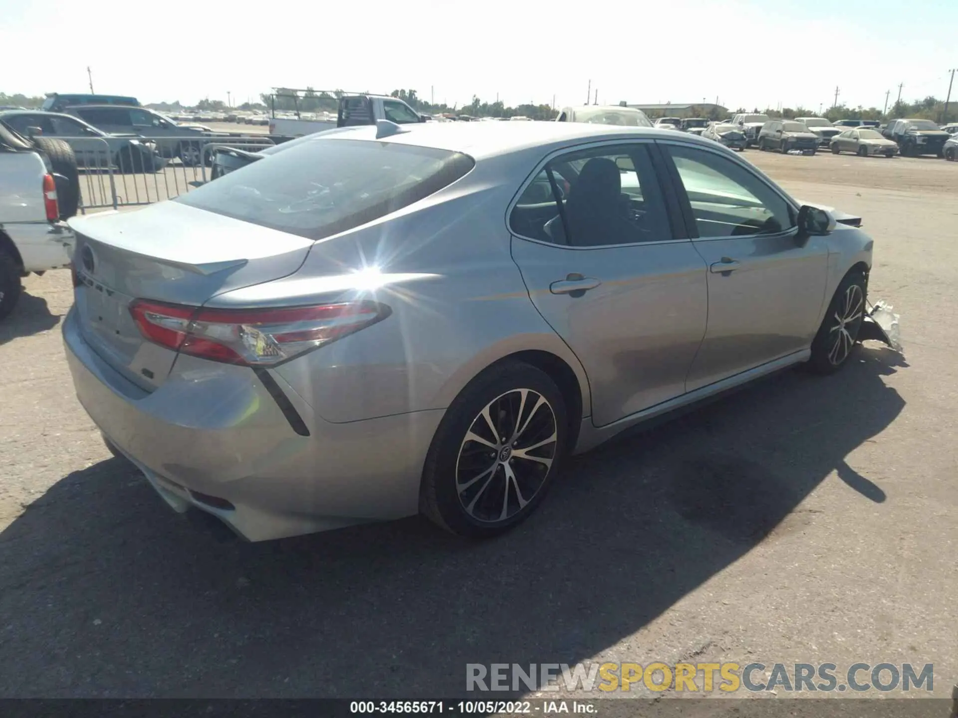 4 Photograph of a damaged car 4T1B11HK1KU838806 TOYOTA CAMRY 2019
