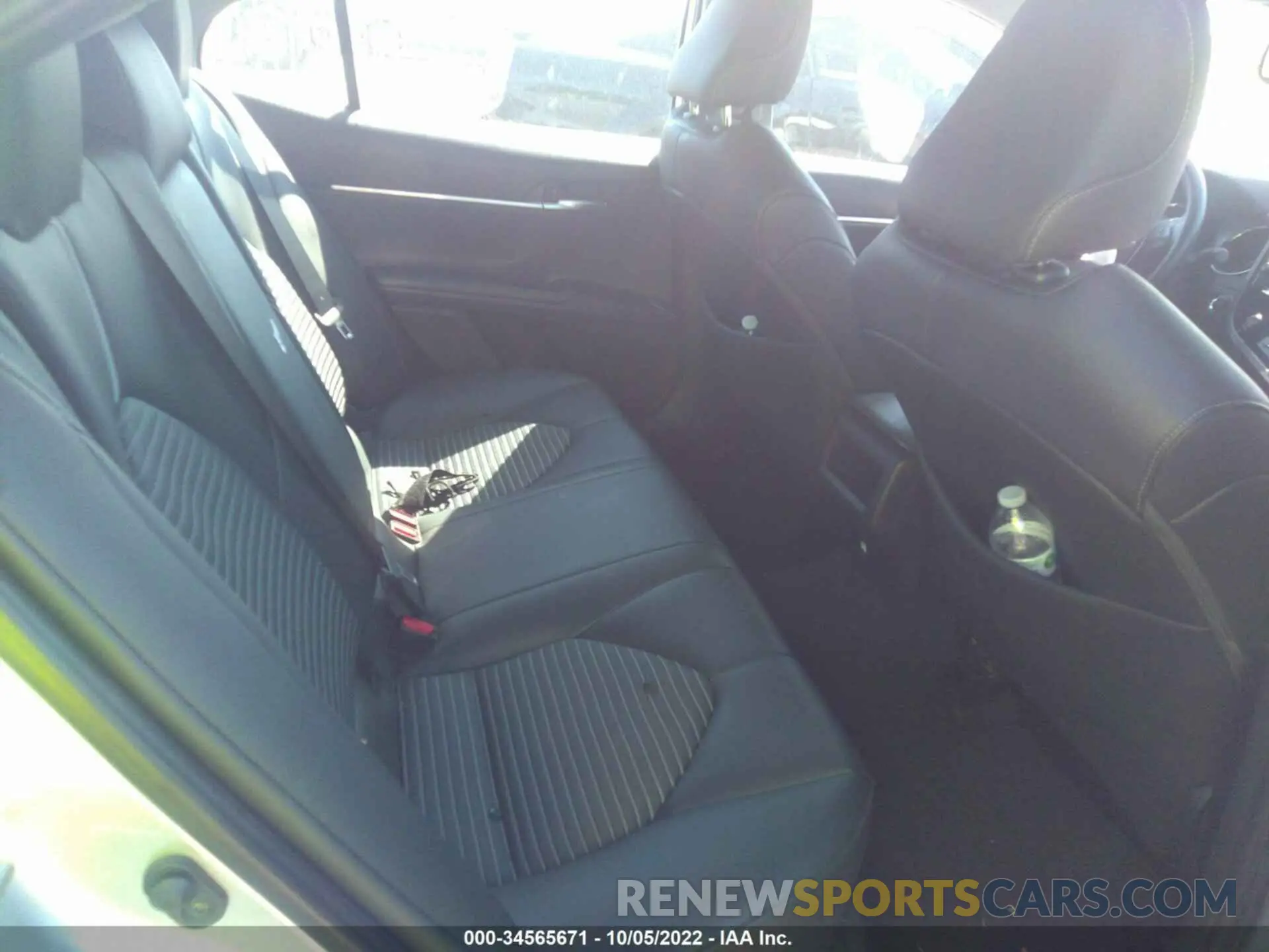 8 Photograph of a damaged car 4T1B11HK1KU838806 TOYOTA CAMRY 2019