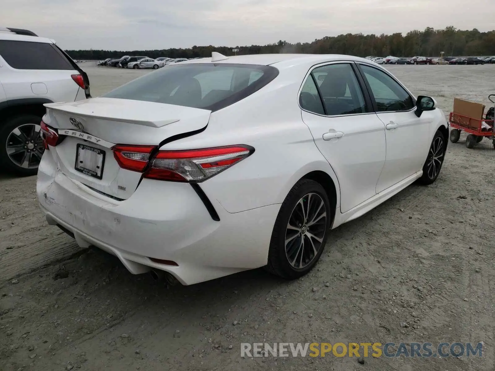 4 Photograph of a damaged car 4T1B11HK1KU839647 TOYOTA CAMRY 2019