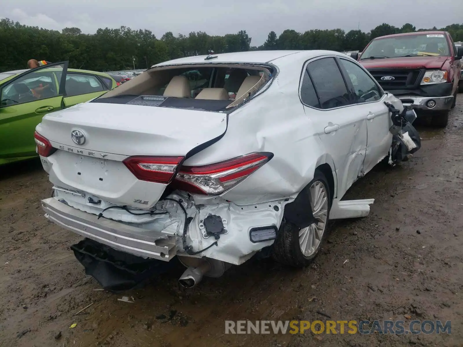 4 Photograph of a damaged car 4T1B11HK1KU840085 TOYOTA CAMRY 2019